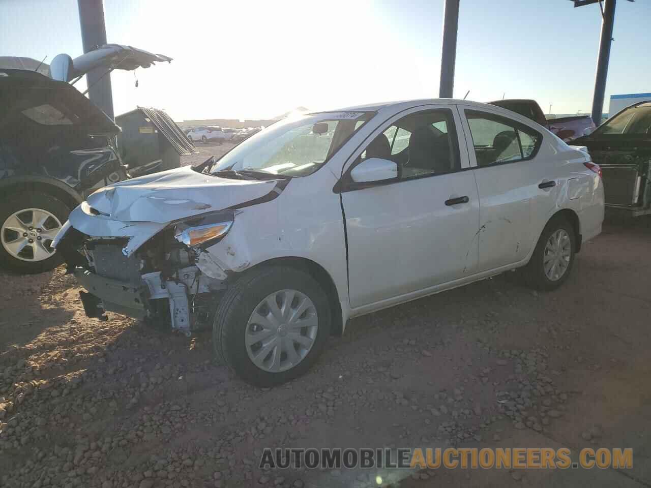 3N1CN7AP5HL852929 NISSAN VERSA 2017