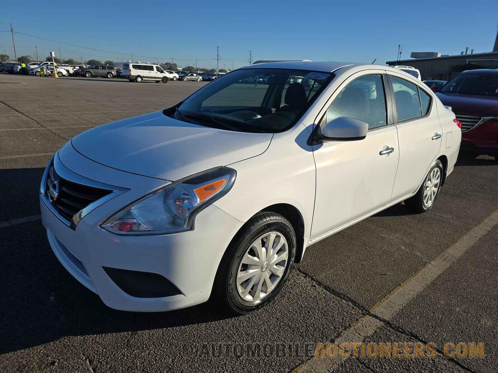 3N1CN7AP5HL889575 Nissan Versa Sedan 2017