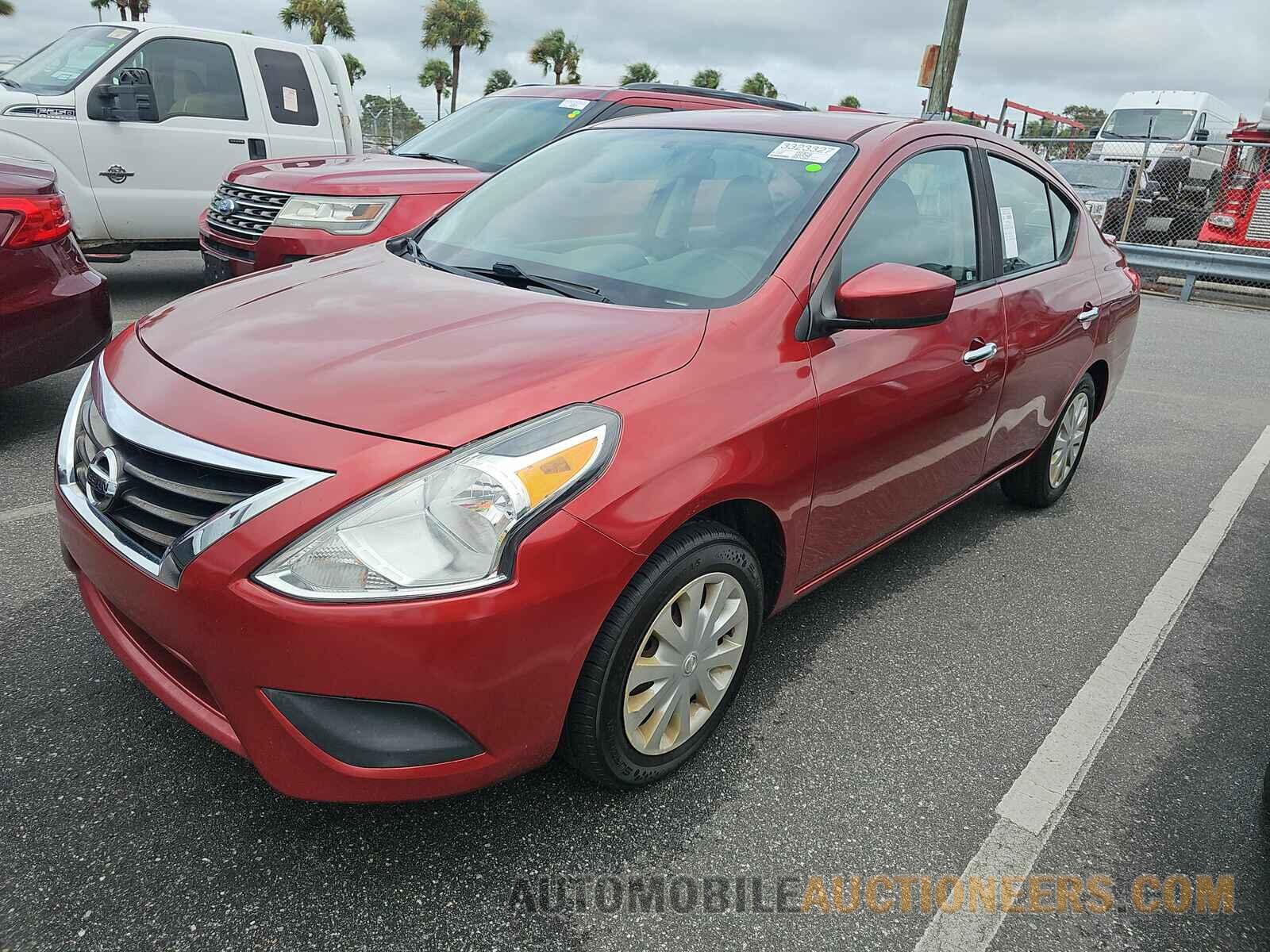 3N1CN7AP5JK403973 Nissan Versa Sedan 2018