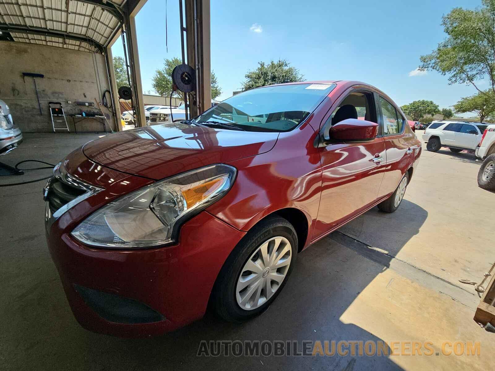 3N1CN7AP5JK440778 Nissan Versa Sedan 2018