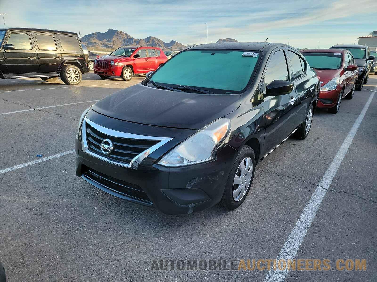 3N1CN7AP5JL804272 Nissan Versa Sedan 2018