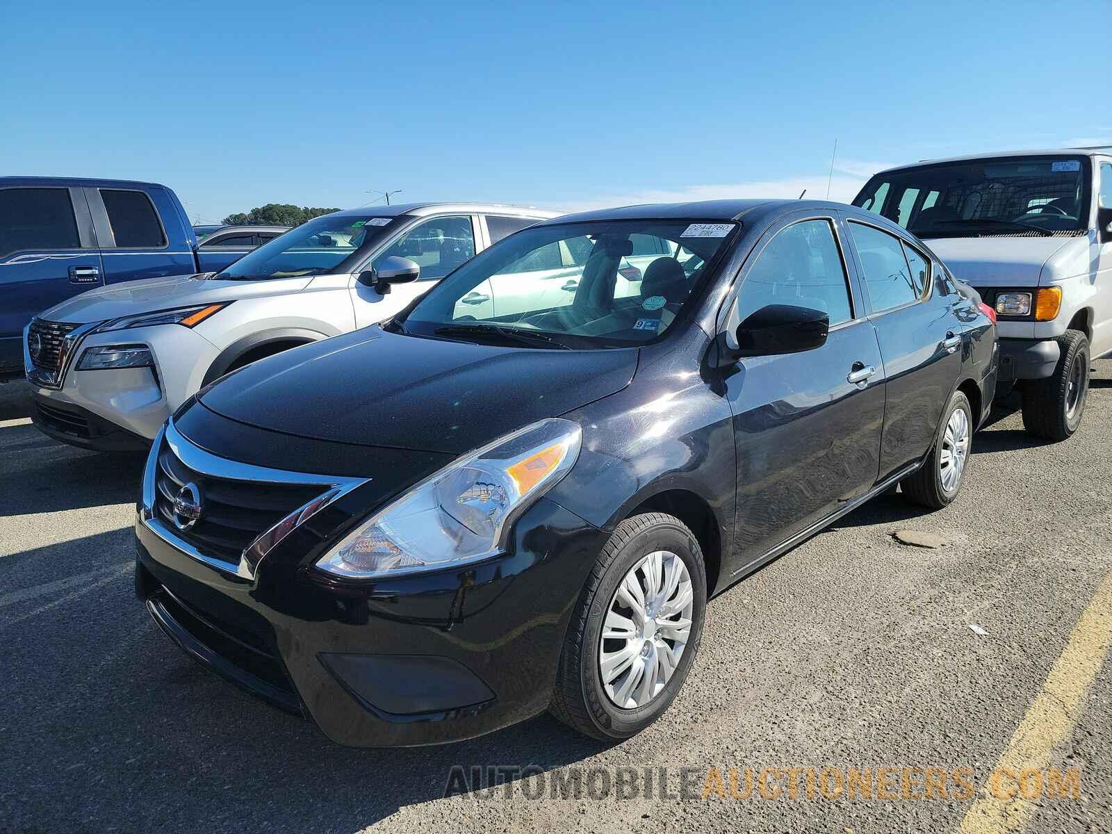 3N1CN7AP5JL814574 Nissan Versa Sedan 2018