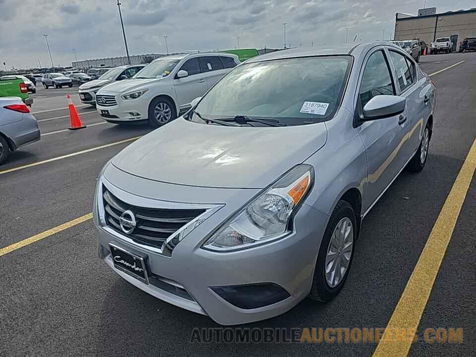 3N1CN7AP5KL818478 Nissan Versa Sedan 2019