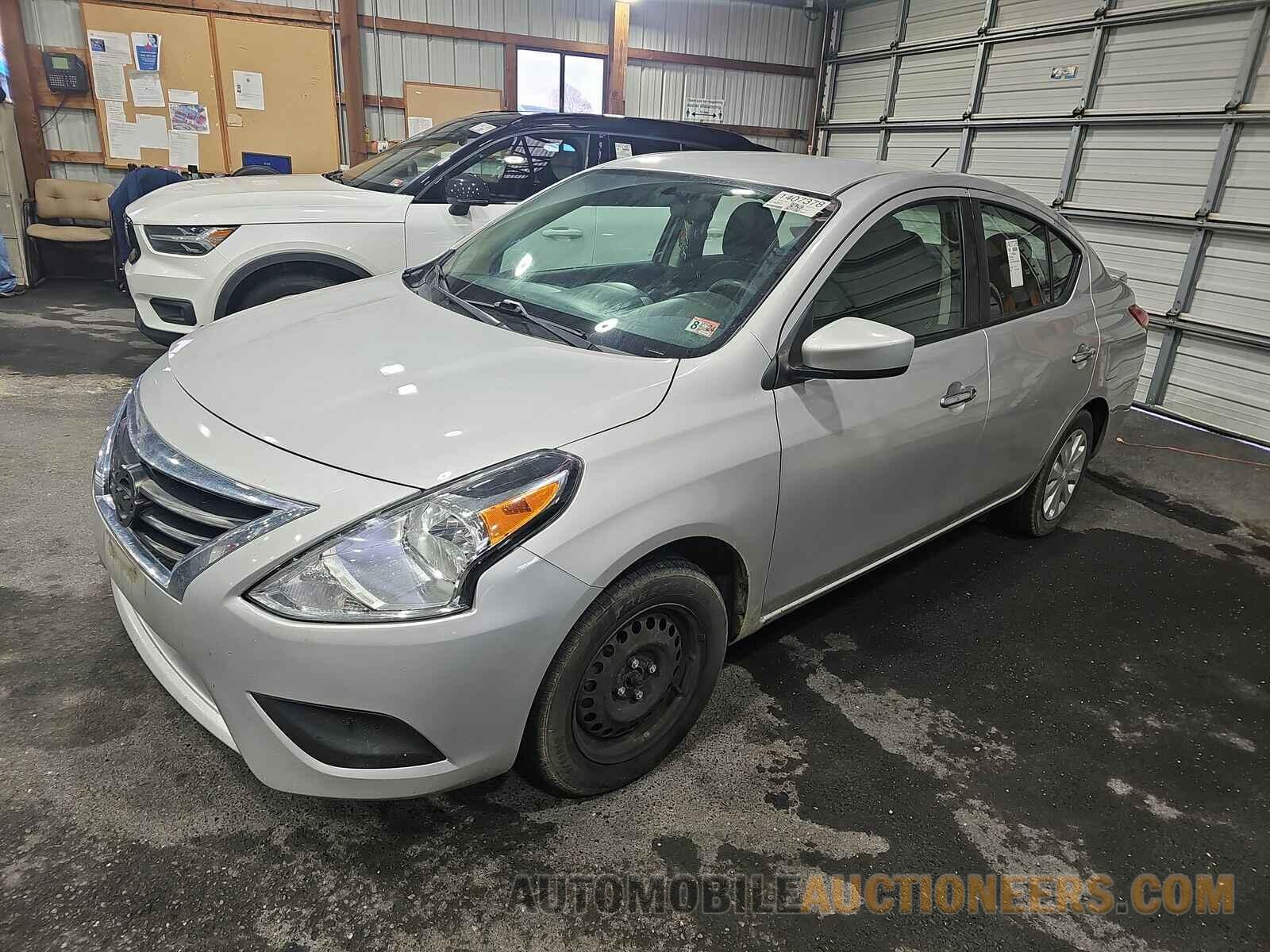 3N1CN7AP5KL860052 Nissan Versa Sedan 2019