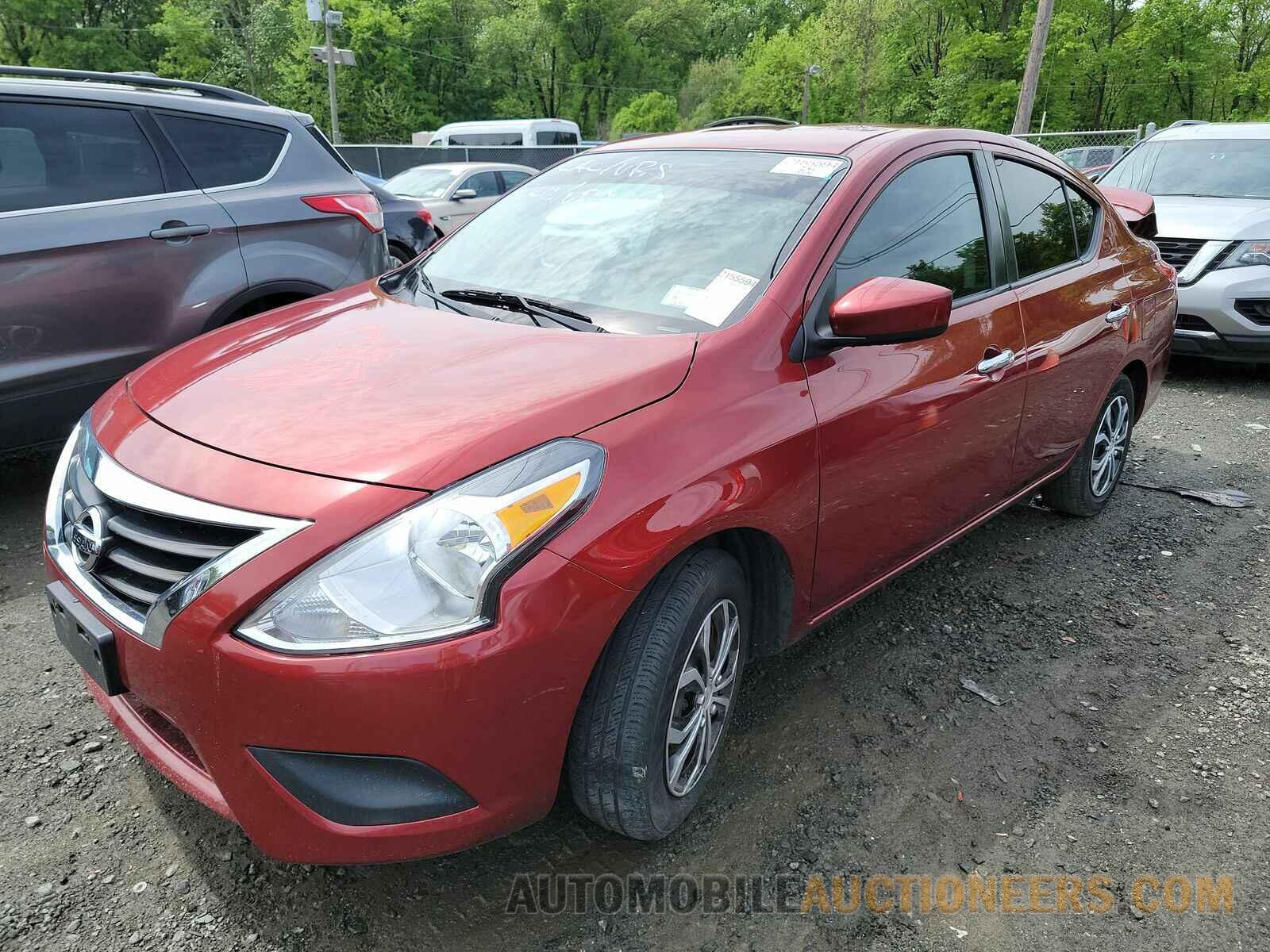 3N1CN7AP5KL864134 Nissan Versa Sedan 2019