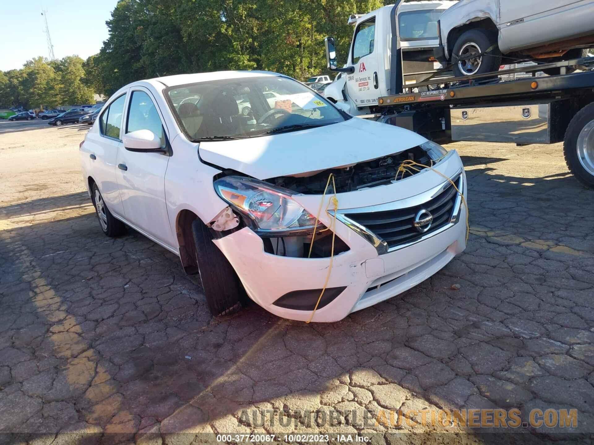 3N1CN7AP6JL807987 NISSAN VERSA SEDAN 2018