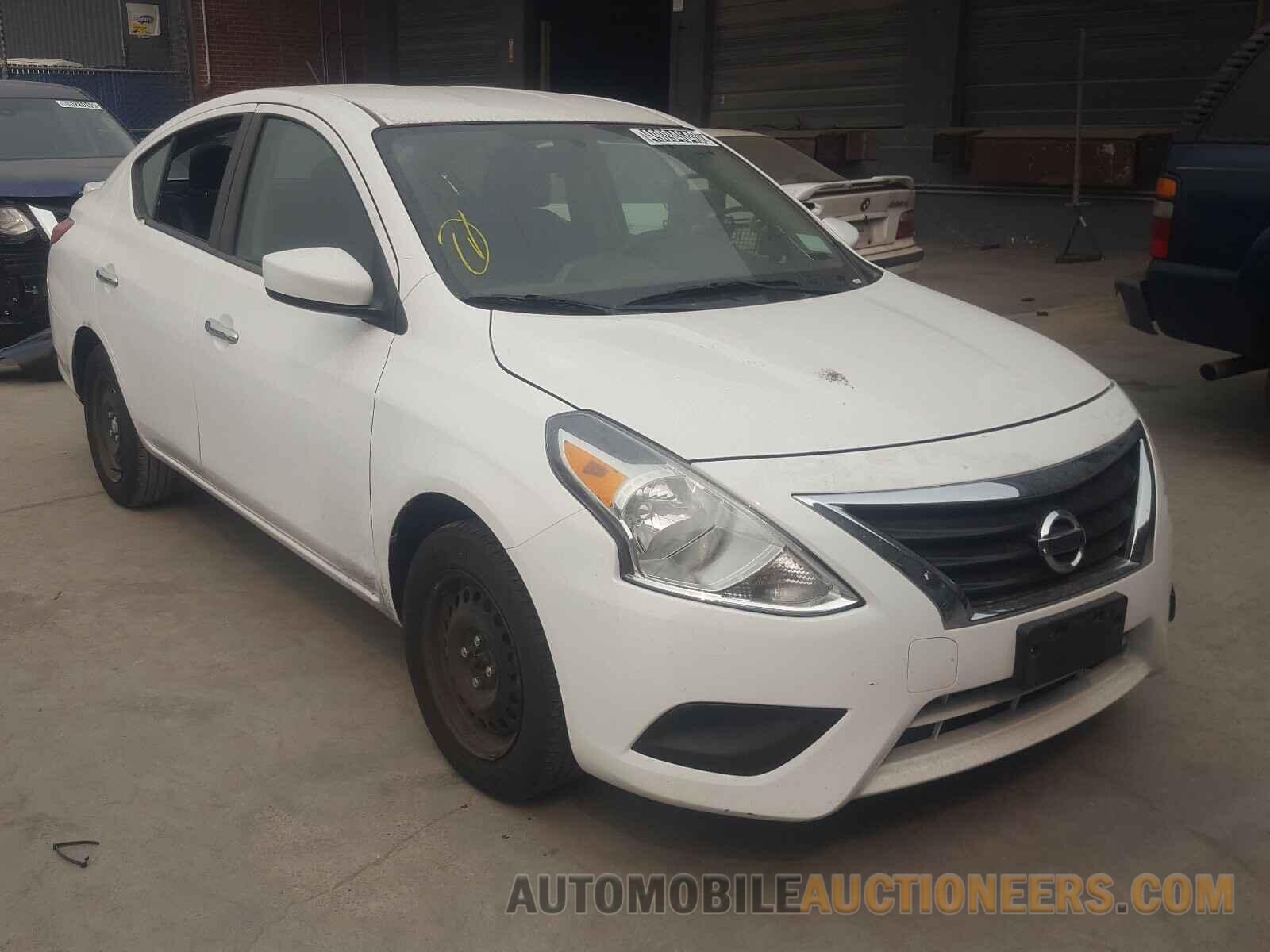 3N1CN7AP6JL886187 NISSAN VERSA 2018