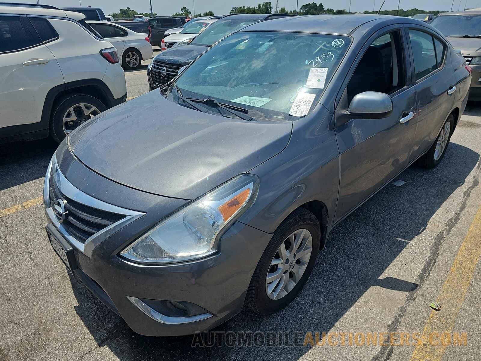 3N1CN7AP6KL802953 Nissan Versa Sedan 2019