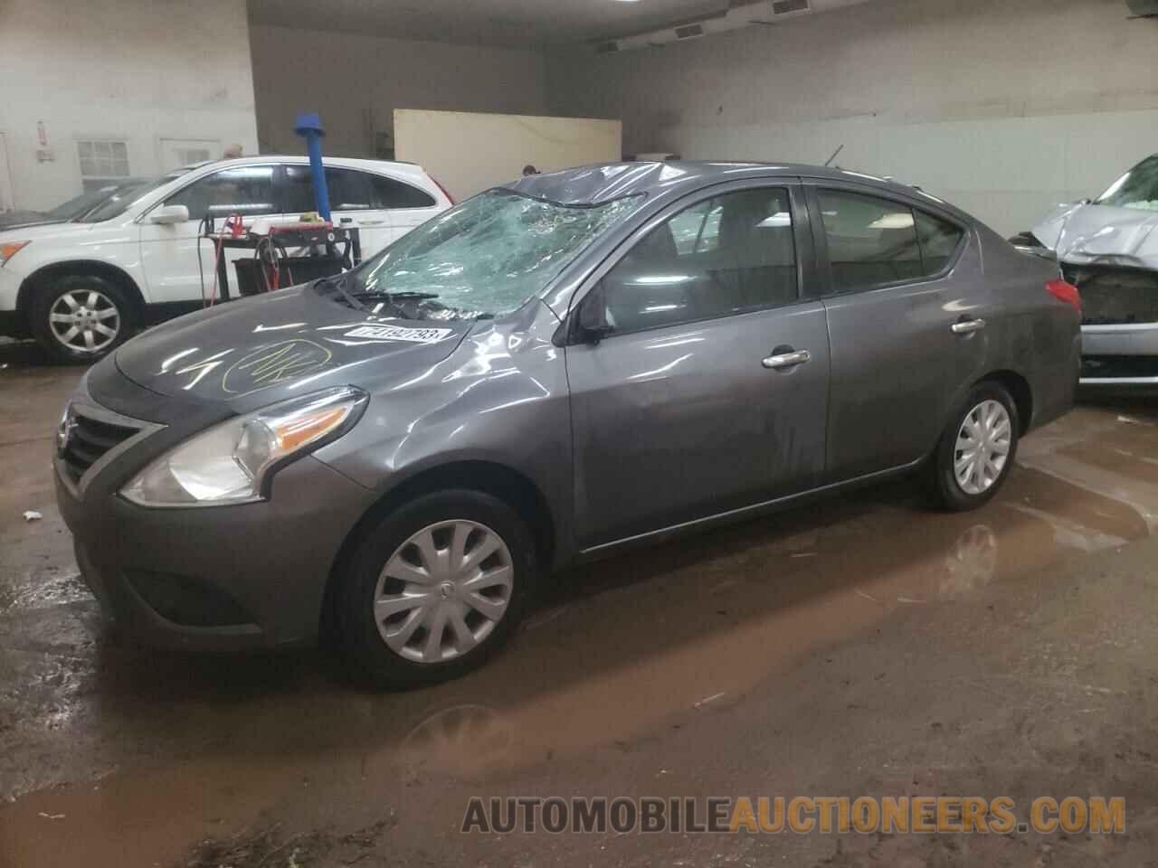 3N1CN7AP6KL806324 NISSAN VERSA 2019