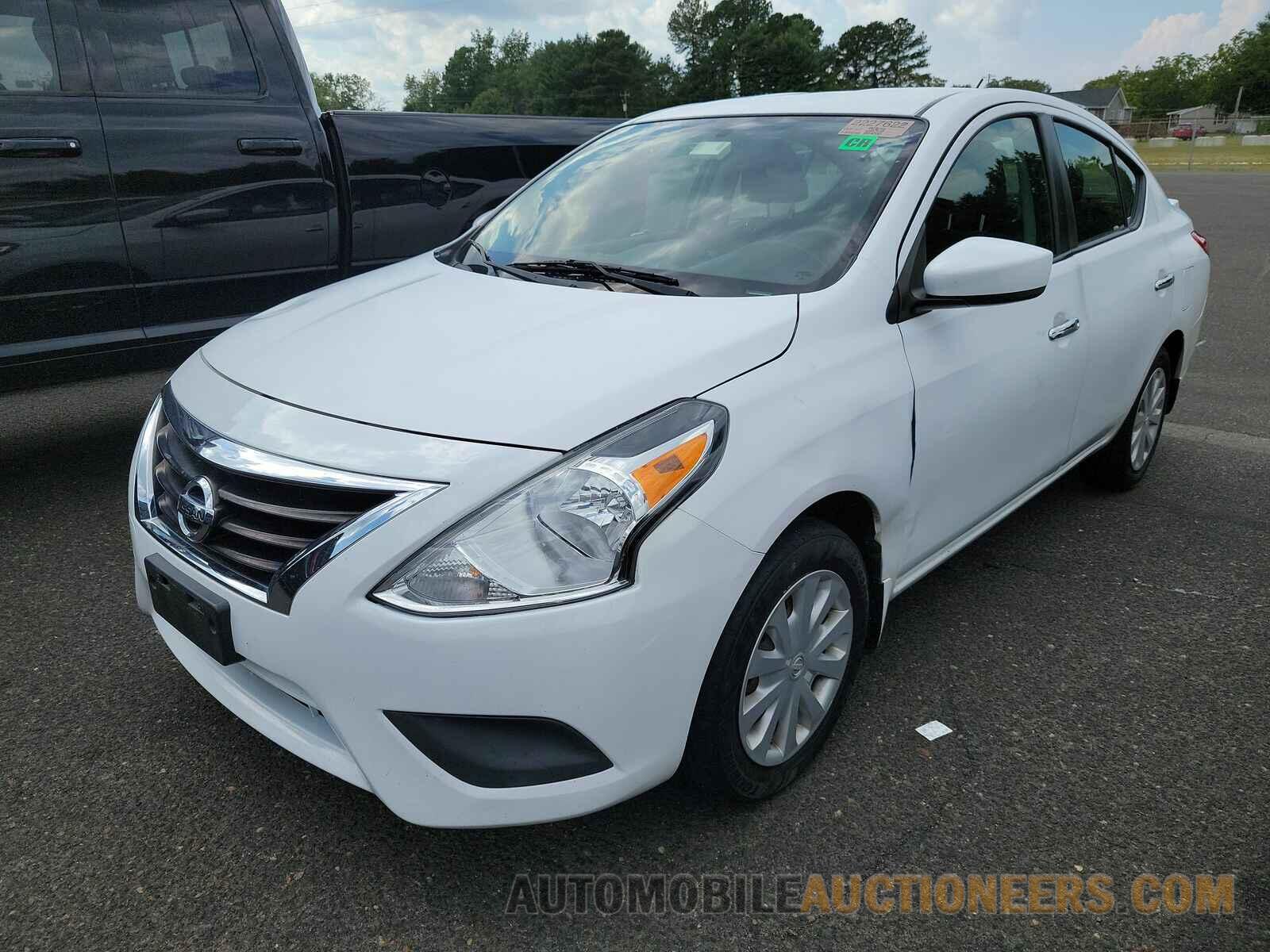 3N1CN7AP6KL810616 Nissan Versa Sedan 2019