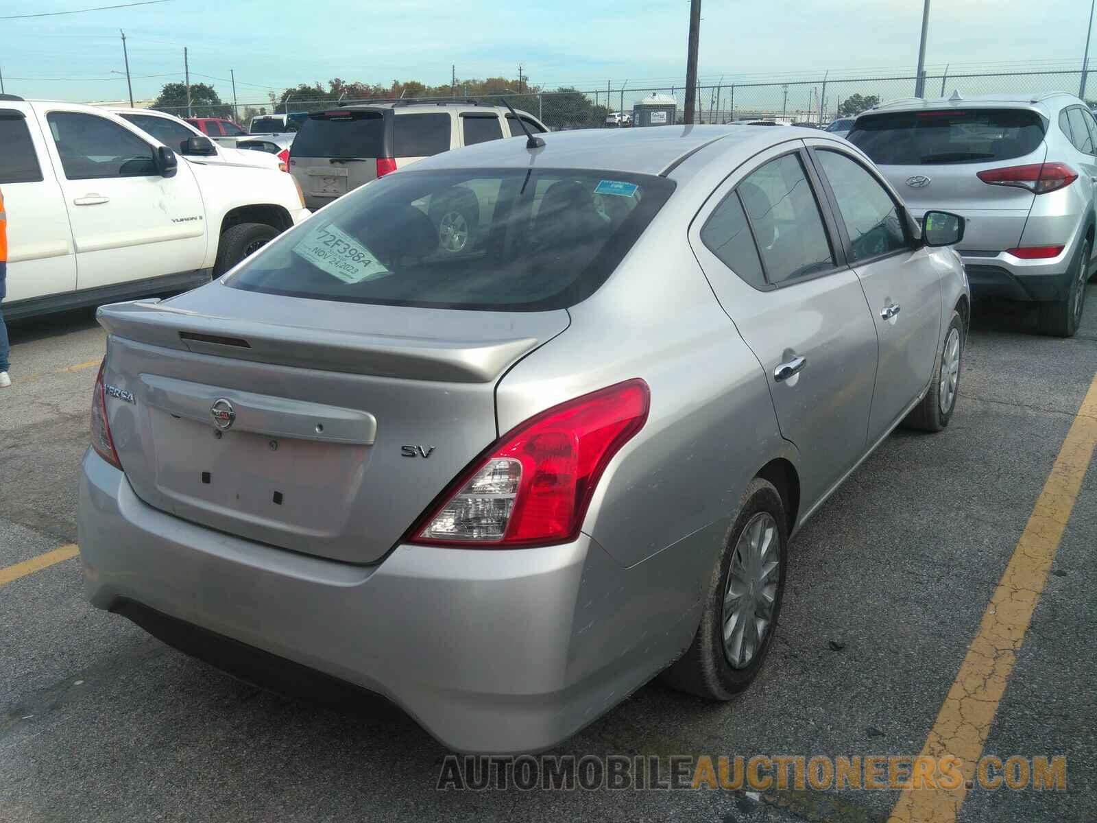 3N1CN7AP6KL822846 Nissan Versa Sedan 2019