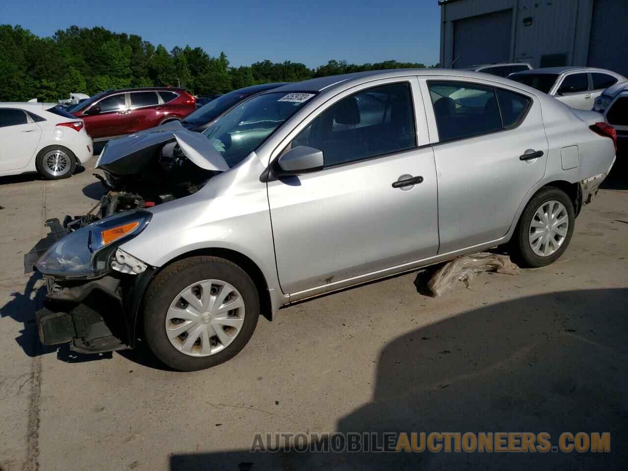 3N1CN7AP6KL832065 NISSAN VERSA 2019