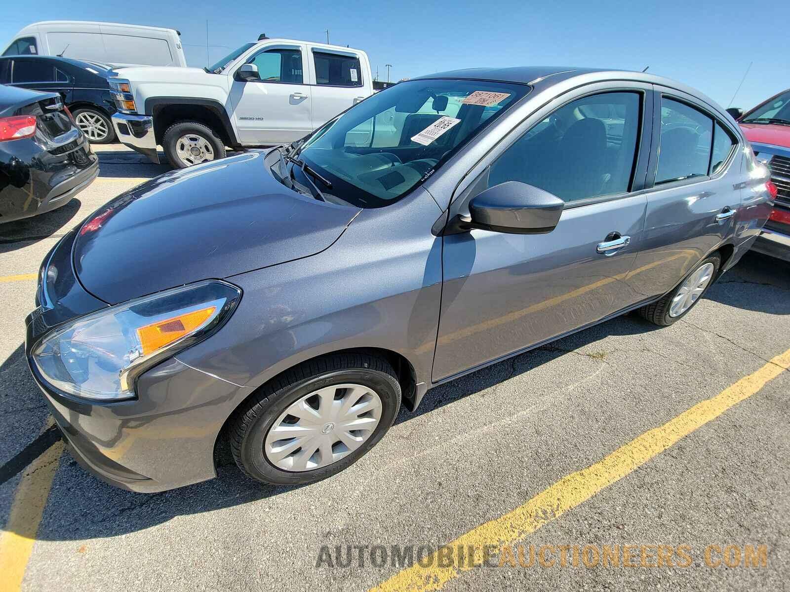 3N1CN7AP6KL842692 Nissan Versa Sedan 2019