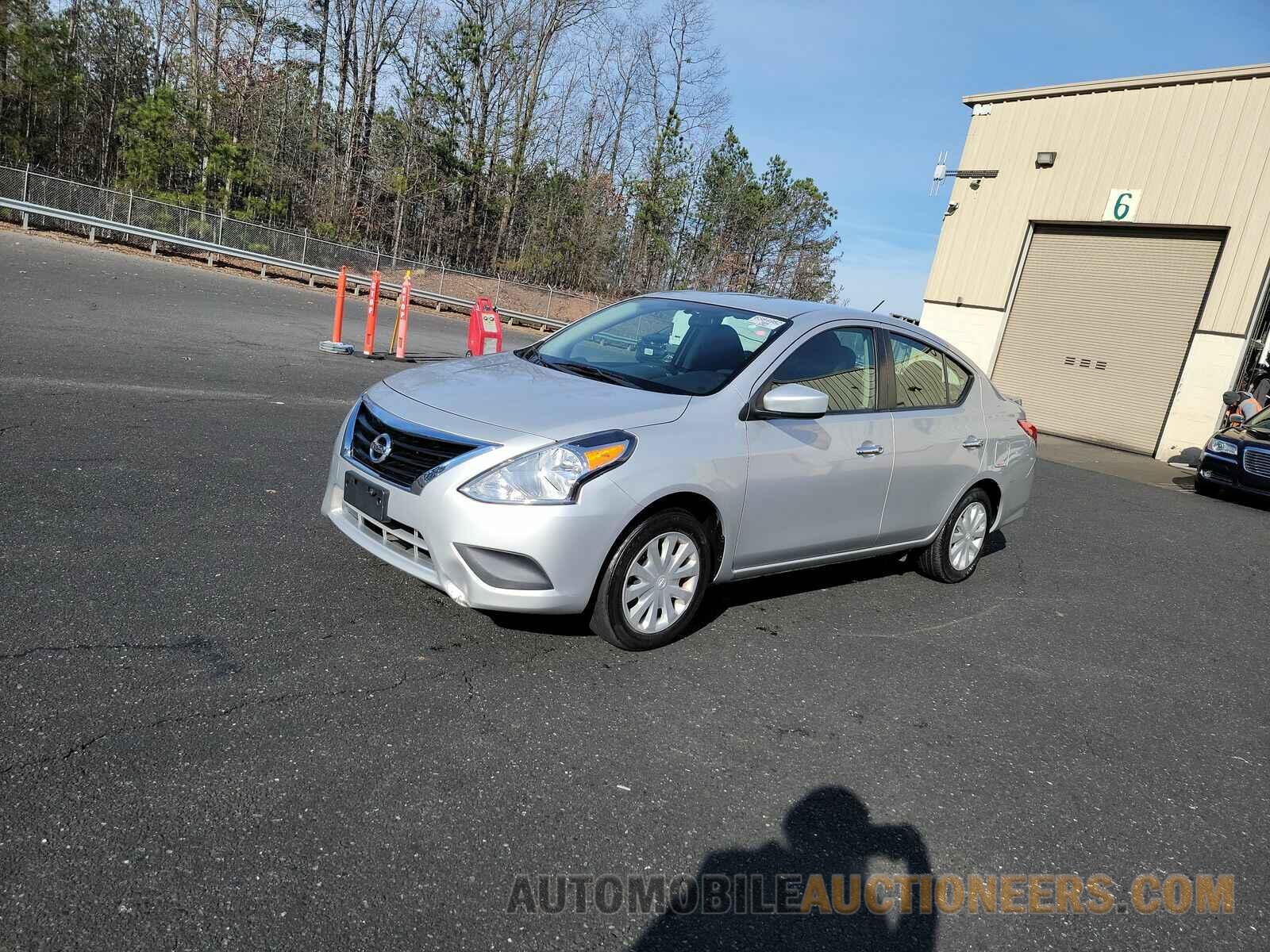 3N1CN7AP6KL876406 Nissan Versa Sedan 2019