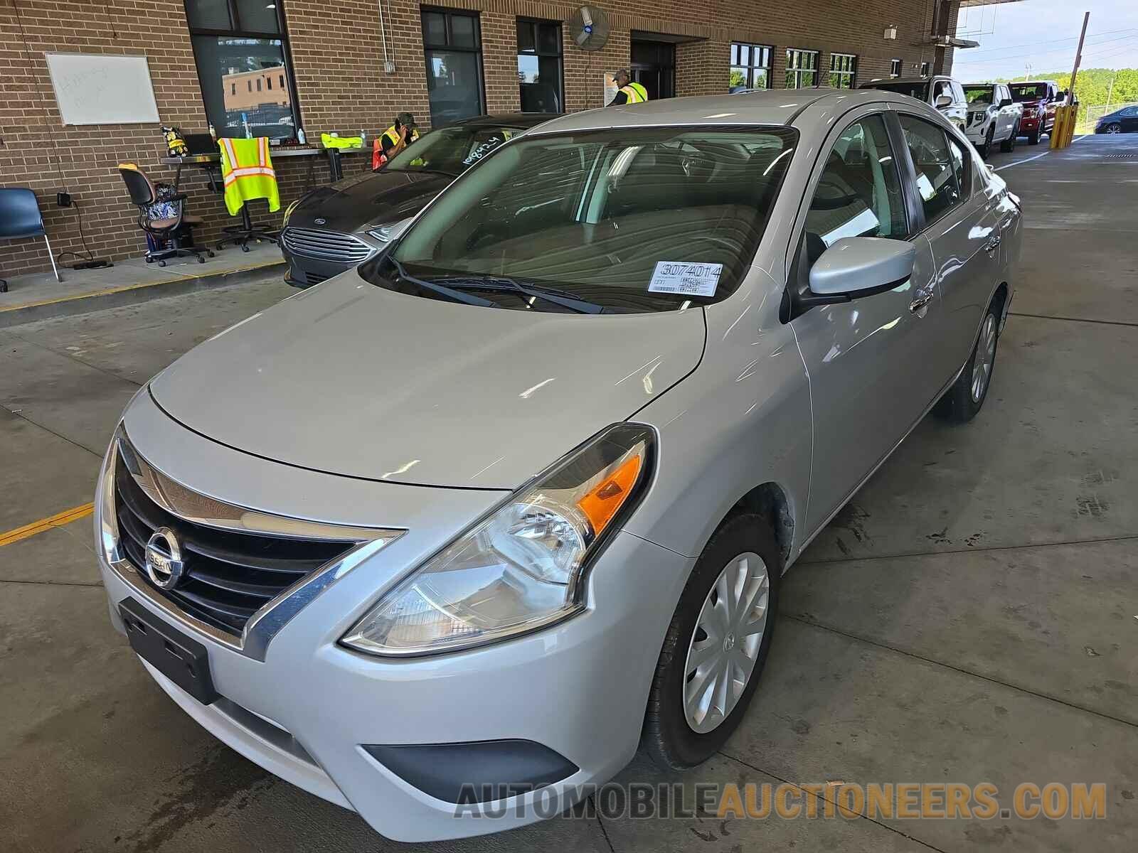 3N1CN7AP6KL876647 Nissan Versa Sedan 2019