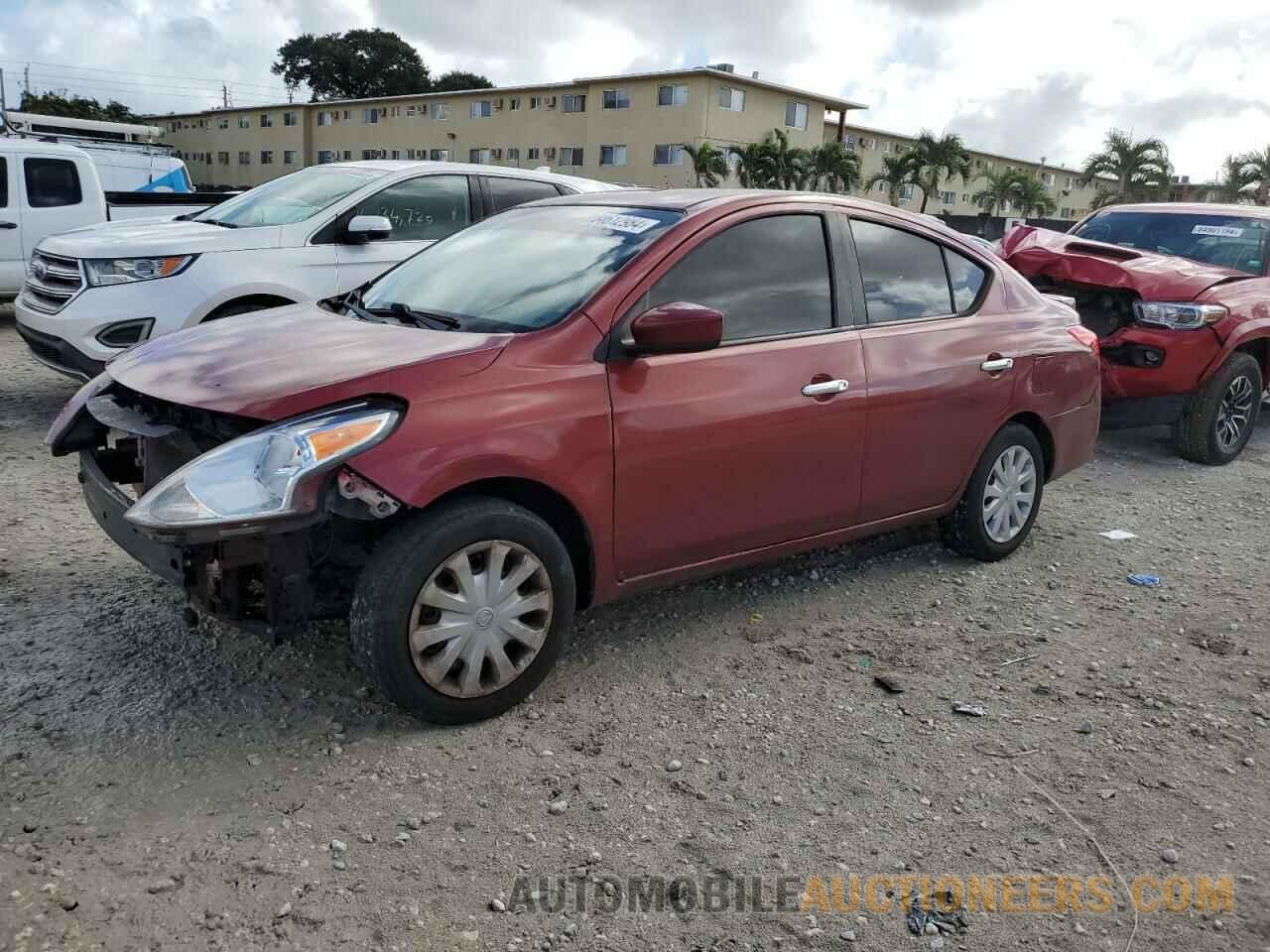 3N1CN7AP7HK454742 NISSAN VERSA 2017