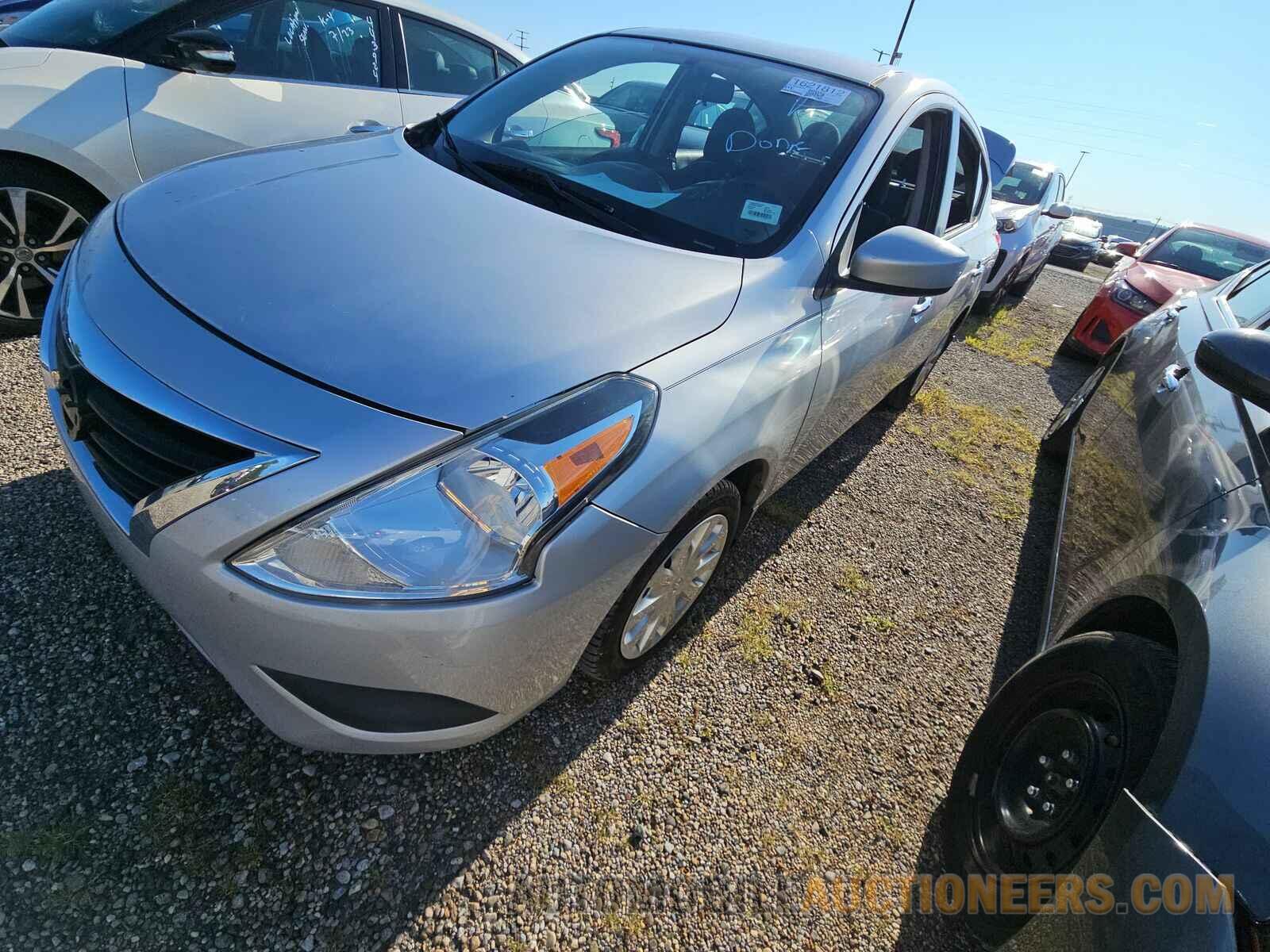 3N1CN7AP7HL819608 Nissan Versa Sedan 2017