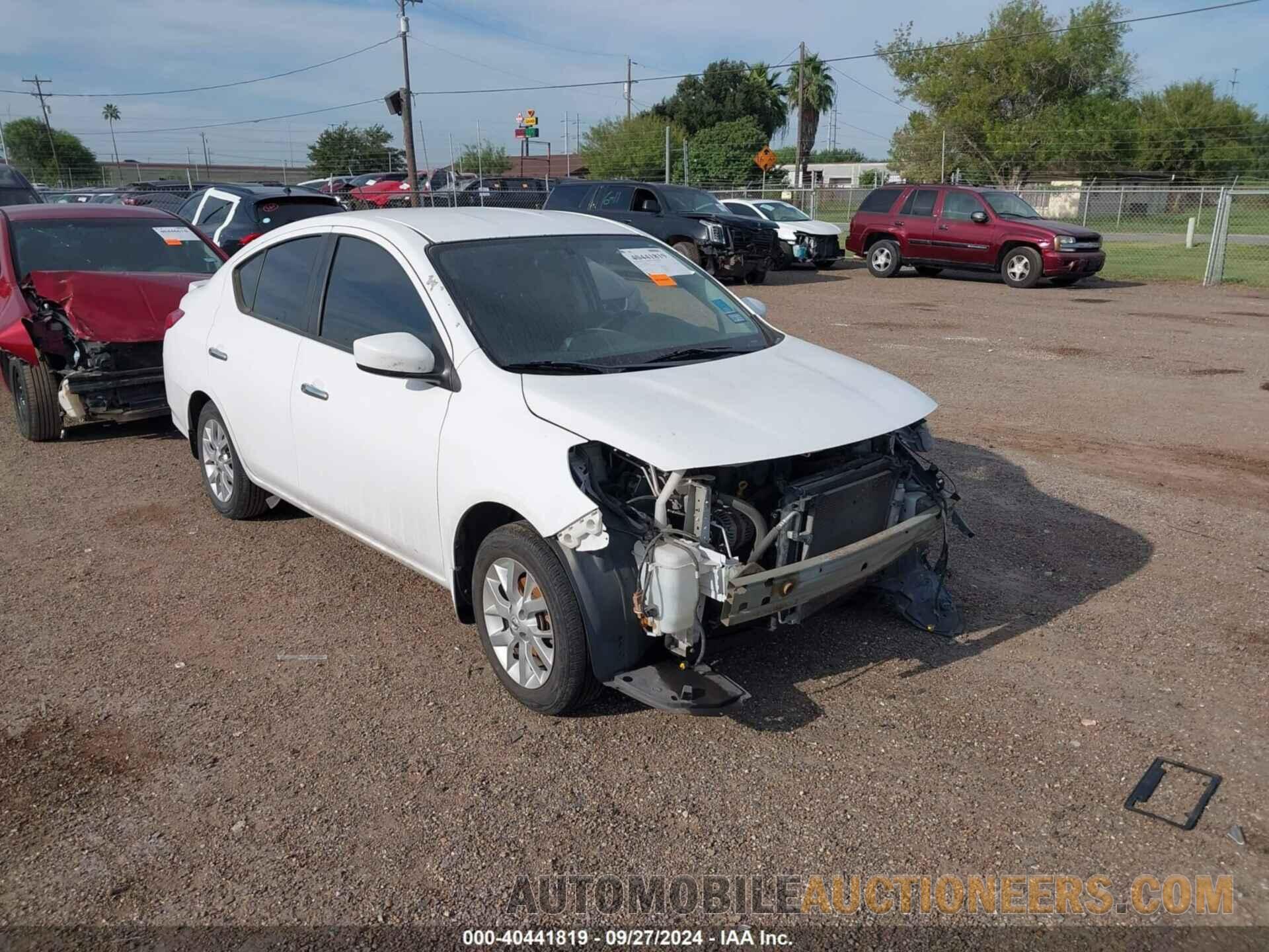 3N1CN7AP7HL868632 NISSAN VERSA 2017