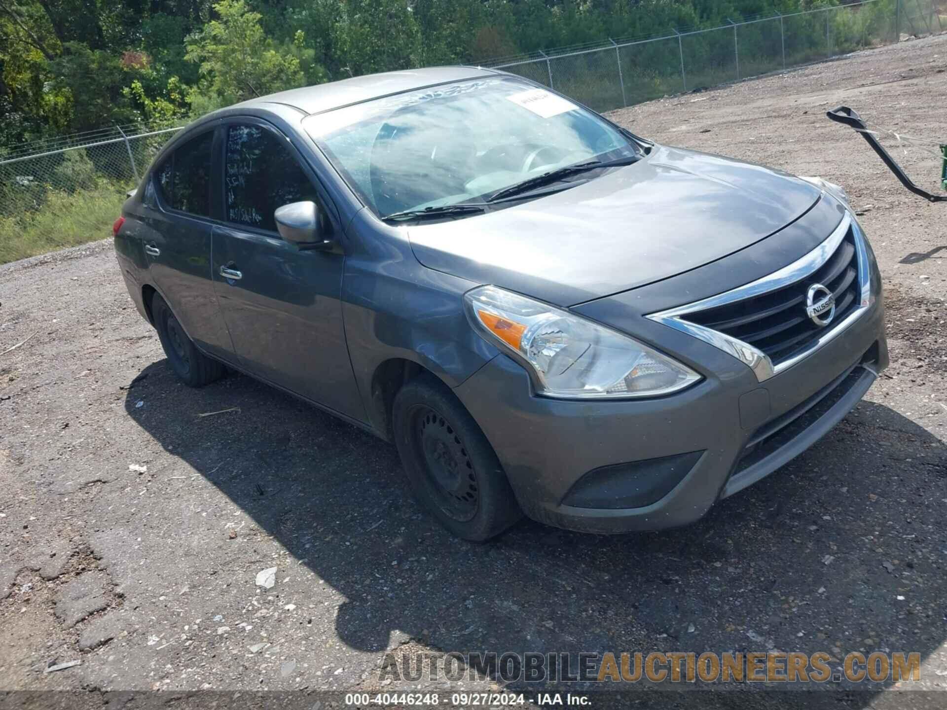 3N1CN7AP7HL876228 NISSAN VERSA 2017