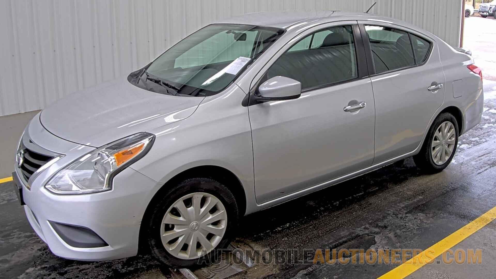 3N1CN7AP7JK412285 Nissan Versa Sedan 2018