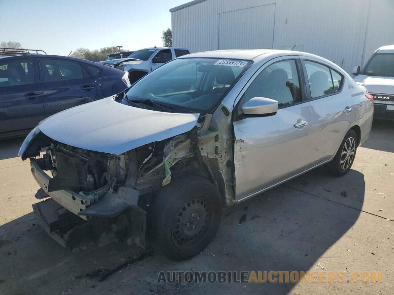 3N1CN7AP7JL808565 NISSAN VERSA 2018