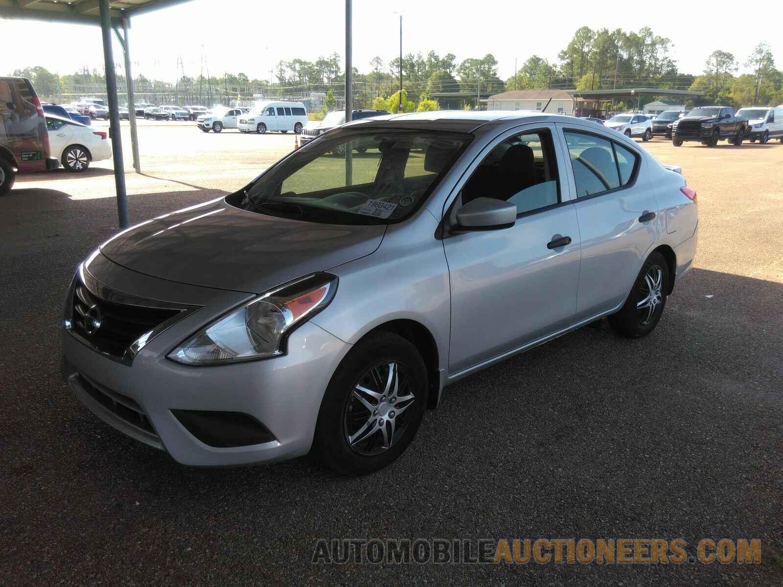 3N1CN7AP7JL816553 Nissan Versa Sedan 2018