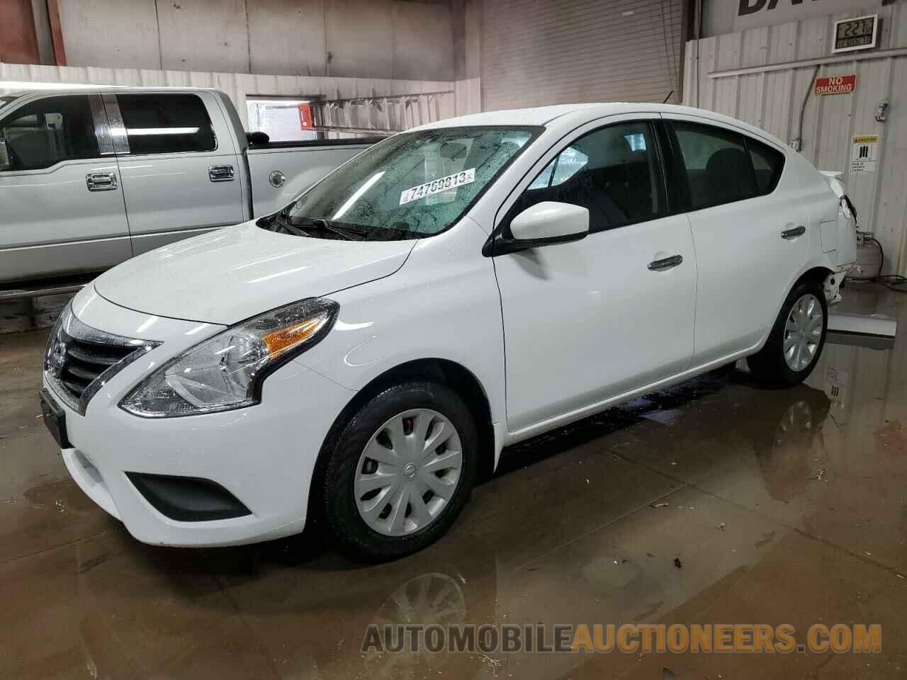 3N1CN7AP7JL818335 NISSAN VERSA 2018