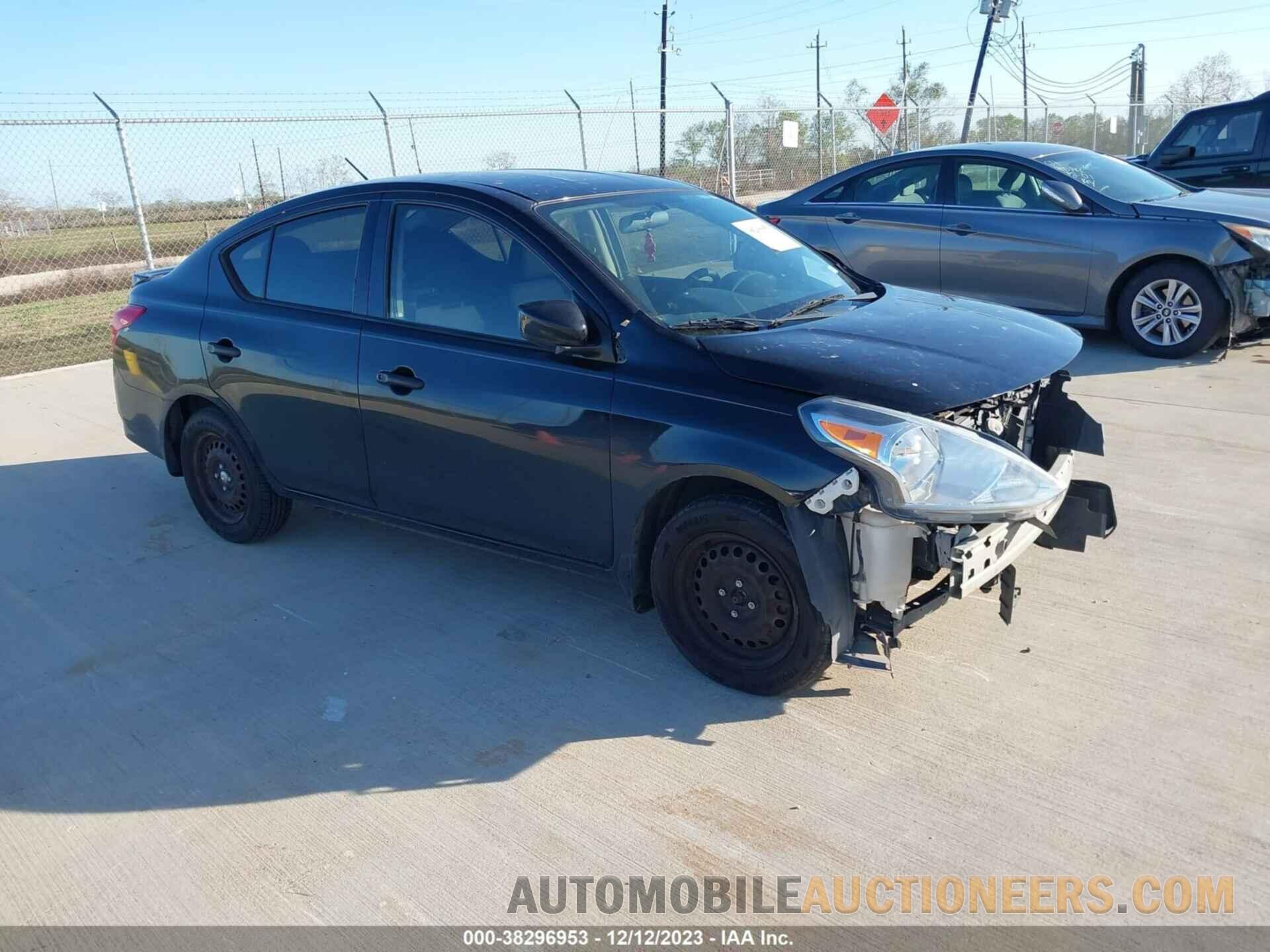 3N1CN7AP7JL820683 NISSAN VERSA 2018