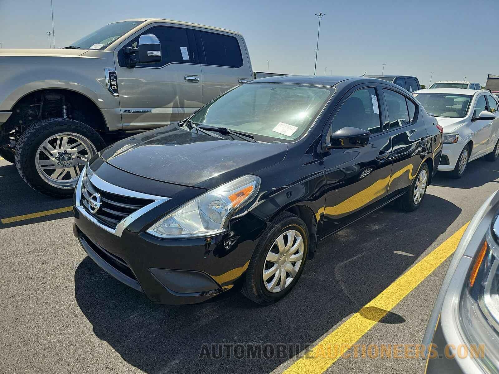 3N1CN7AP7JL825057 Nissan Versa Sedan 2018