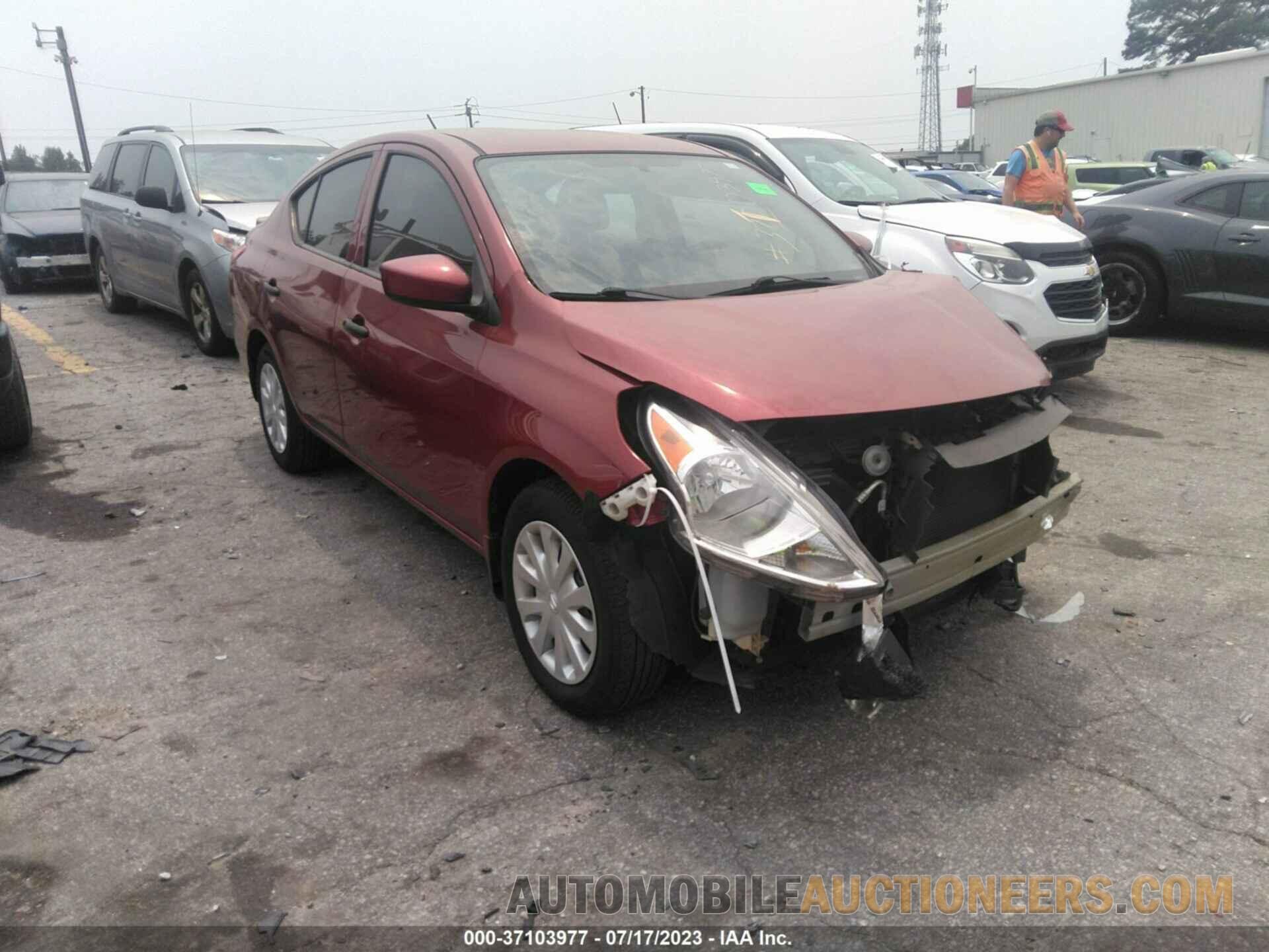 3N1CN7AP7JL828640 NISSAN VERSA SEDAN 2018