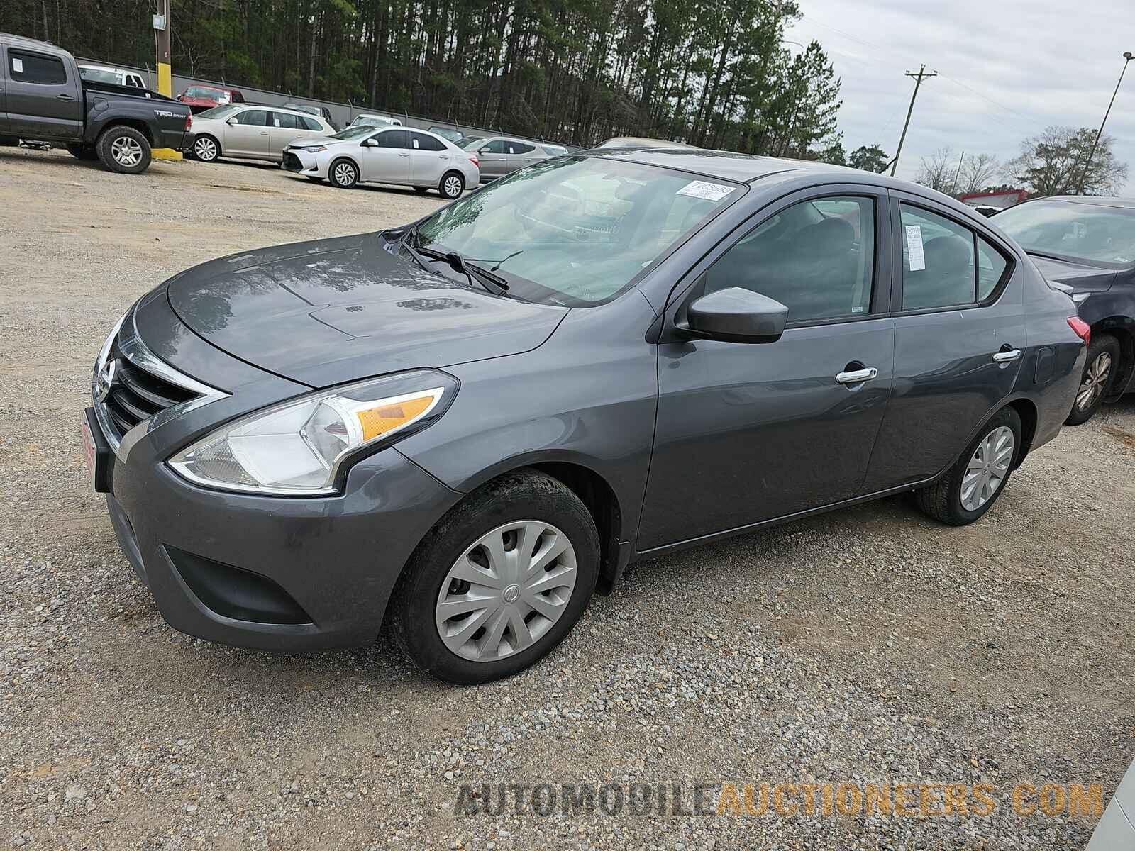 3N1CN7AP7JL829903 Nissan Versa Sedan 2018