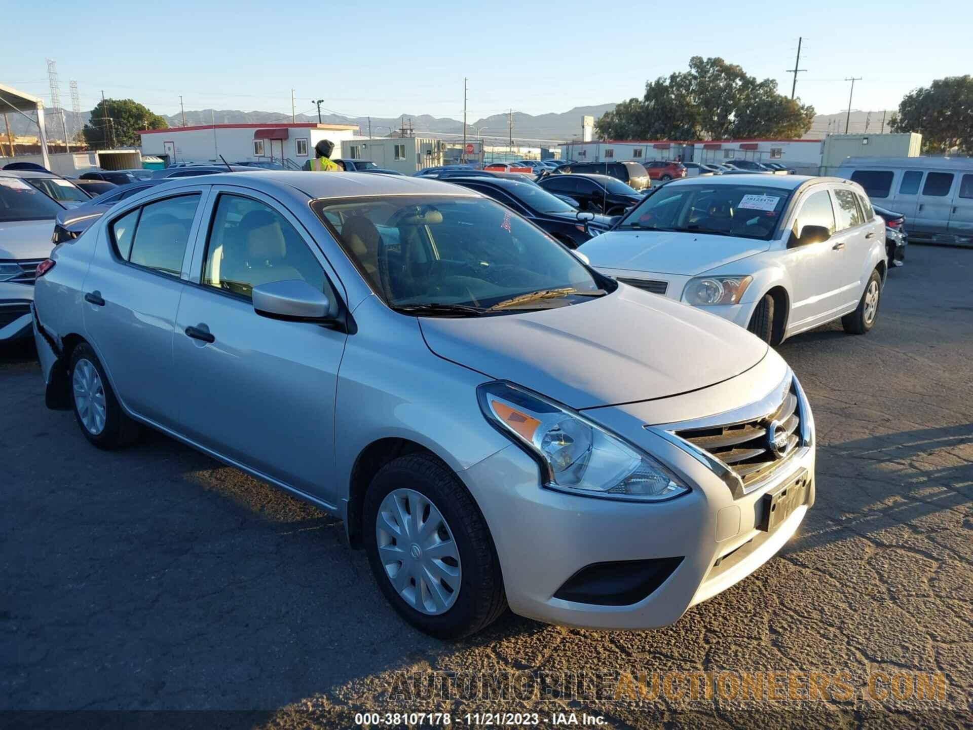 3N1CN7AP7KL813833 NISSAN VERSA 2019