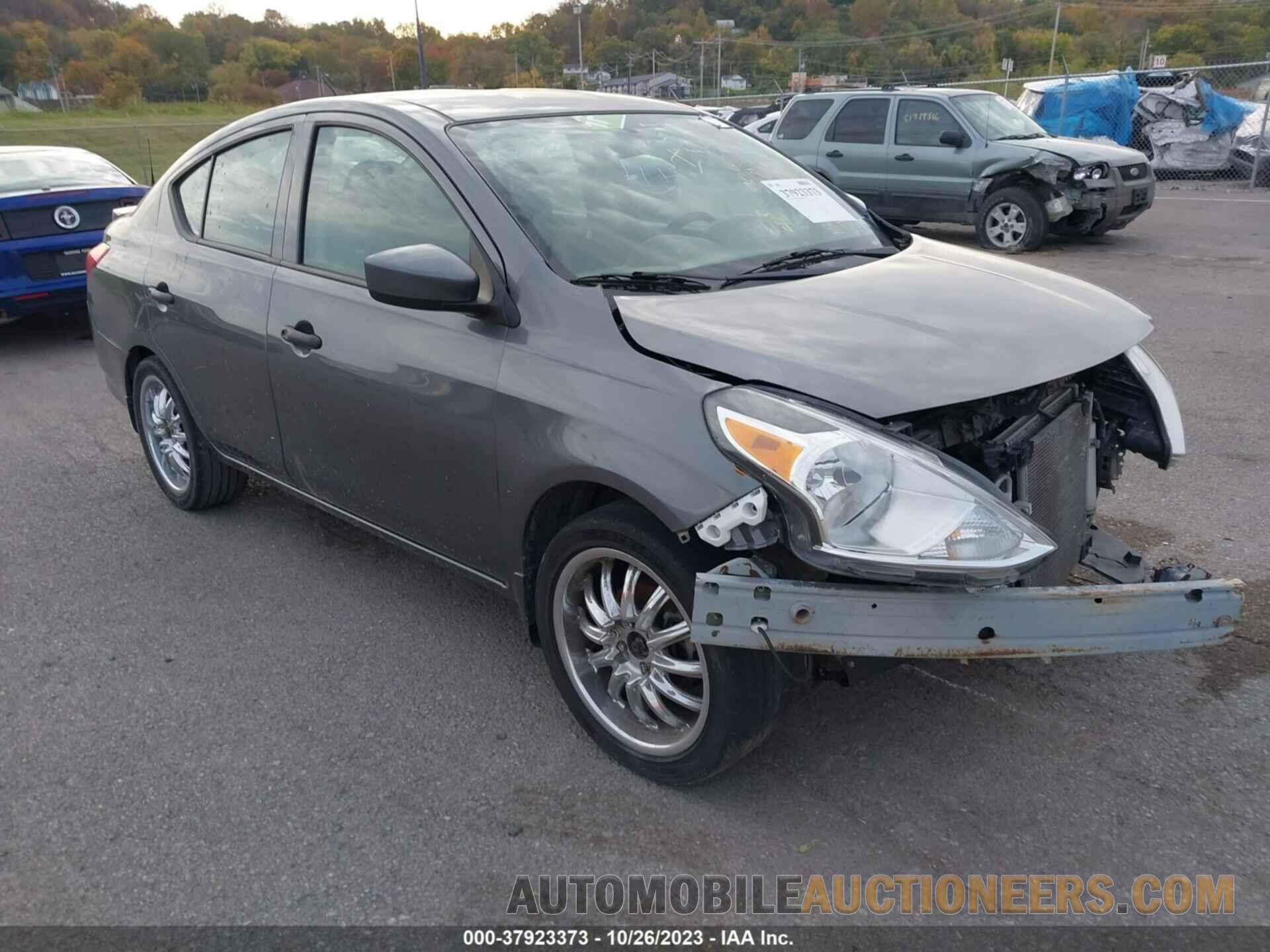 3N1CN7AP7KL827862 NISSAN VERSA SEDAN 2019