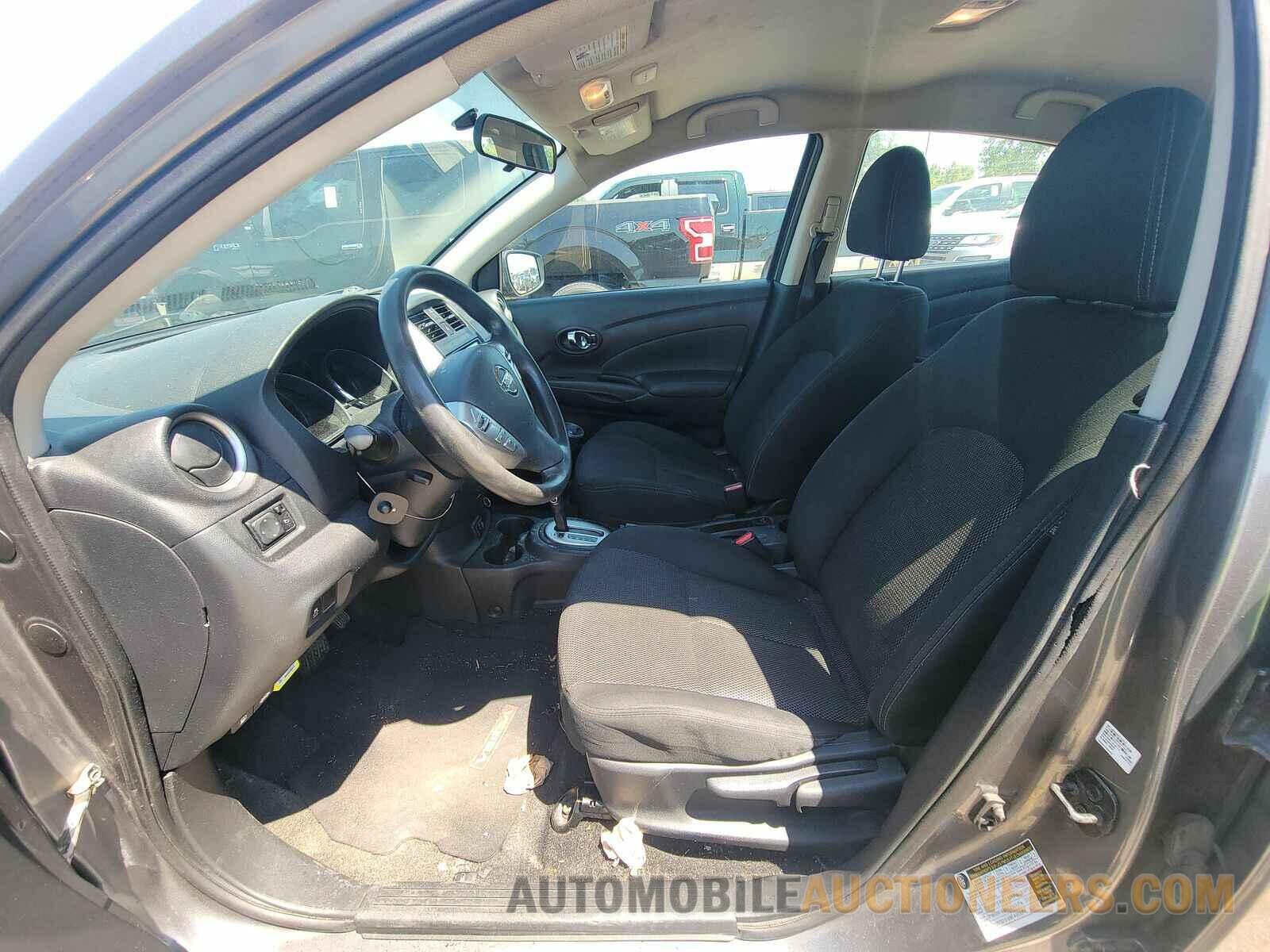 3N1CN7AP7KL844631 Nissan Versa Sedan 2019