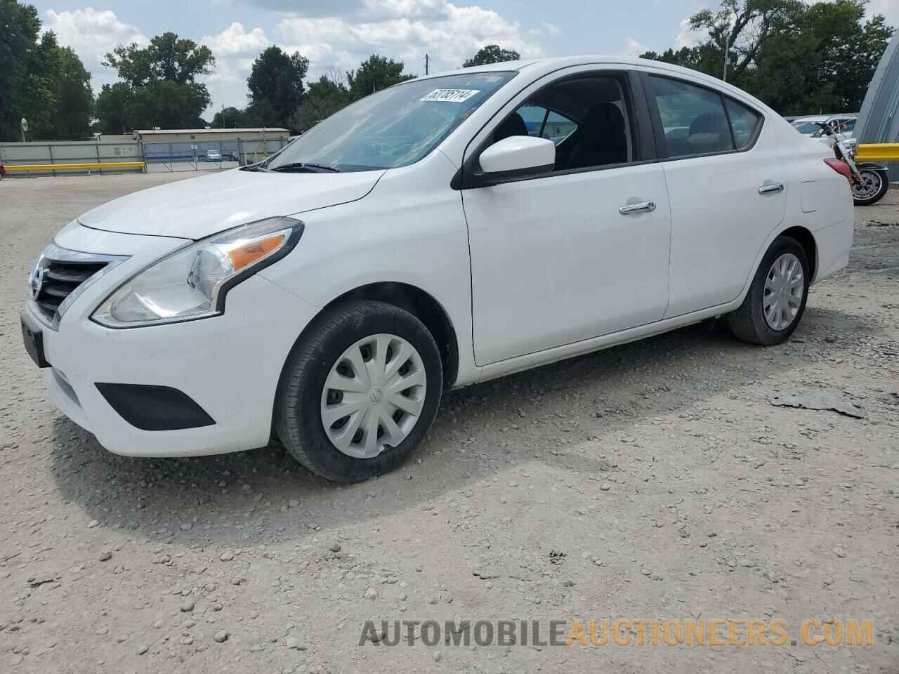 3N1CN7AP7KL852745 NISSAN VERSA 2019