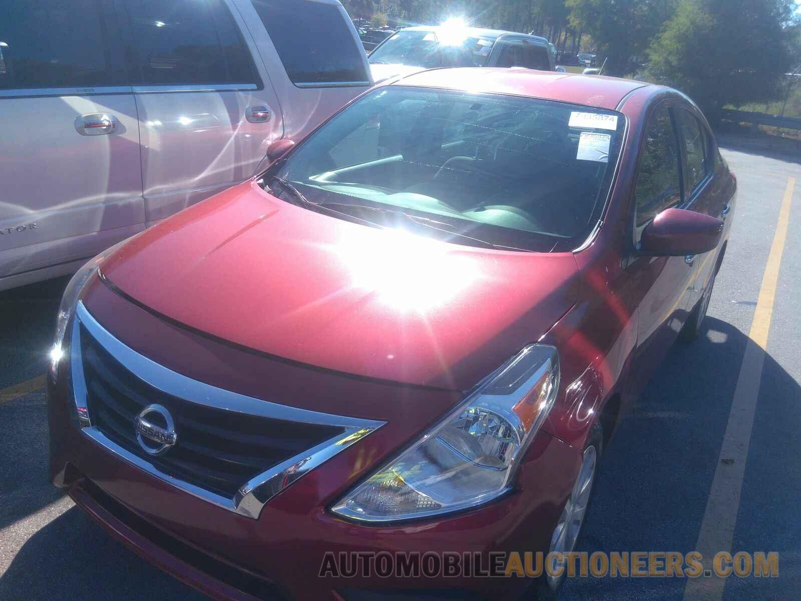 3N1CN7AP7KL859890 Nissan Versa Sedan 2019