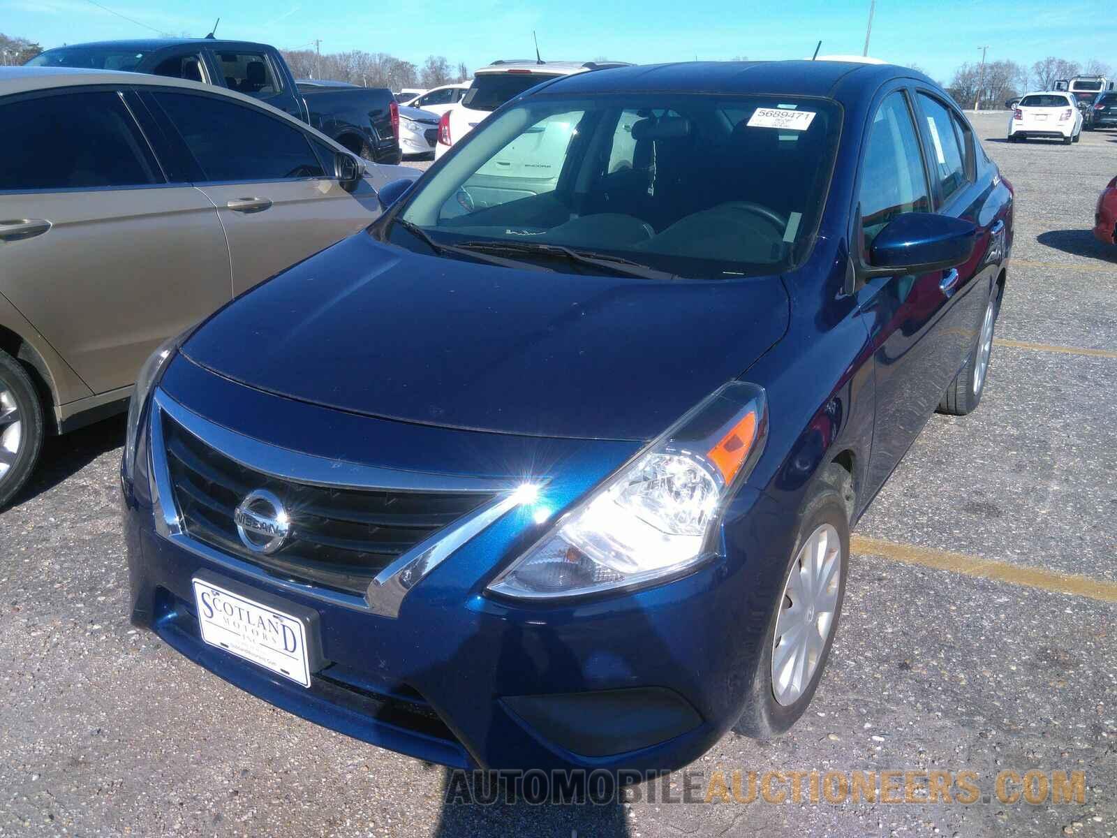 3N1CN7AP7KL870923 Nissan Versa Sedan 2019