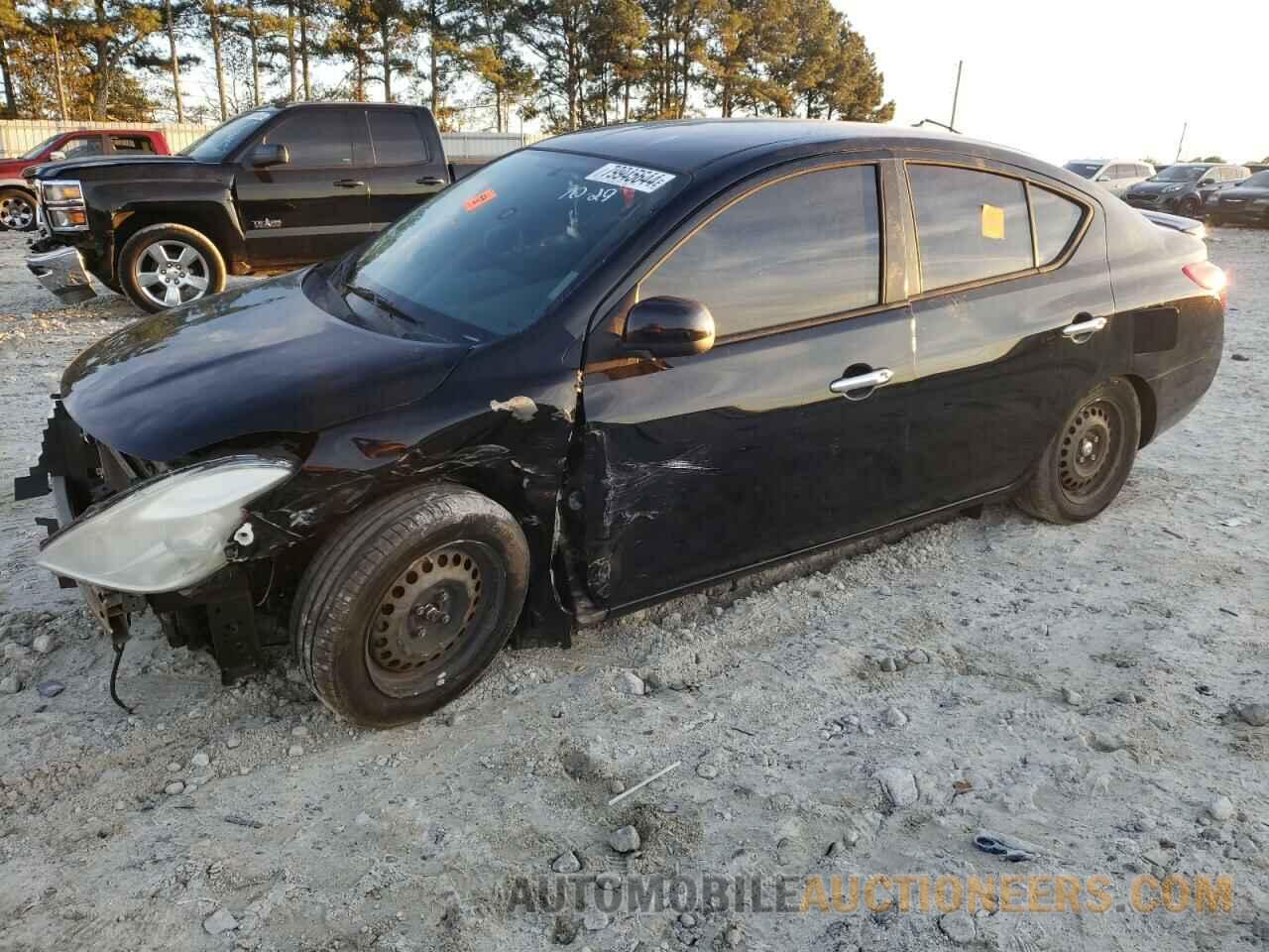 3N1CN7AP8DL830076 NISSAN VERSA 2013