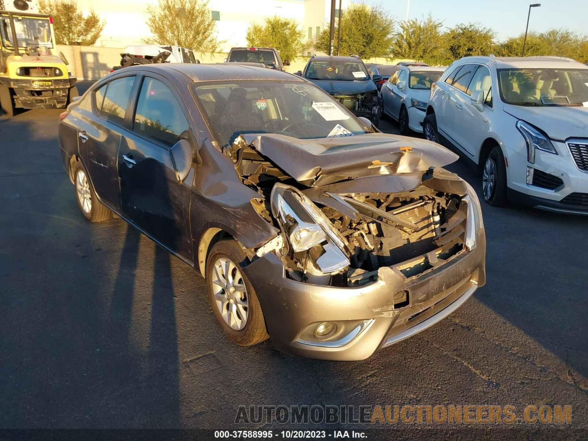 3N1CN7AP8JL801379 NISSAN VERSA SEDAN 2018