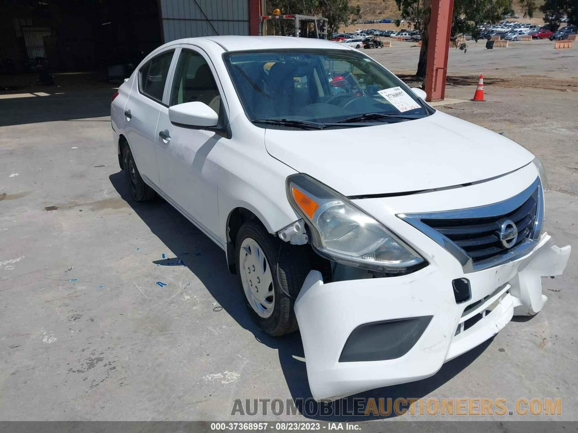 3N1CN7AP8JL812575 NISSAN VERSA SEDAN 2018