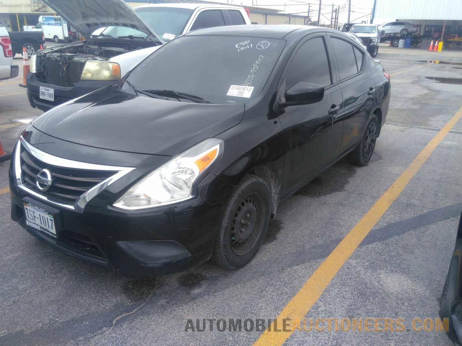 3N1CN7AP8JL820711 Nissan Versa Sedan 2018