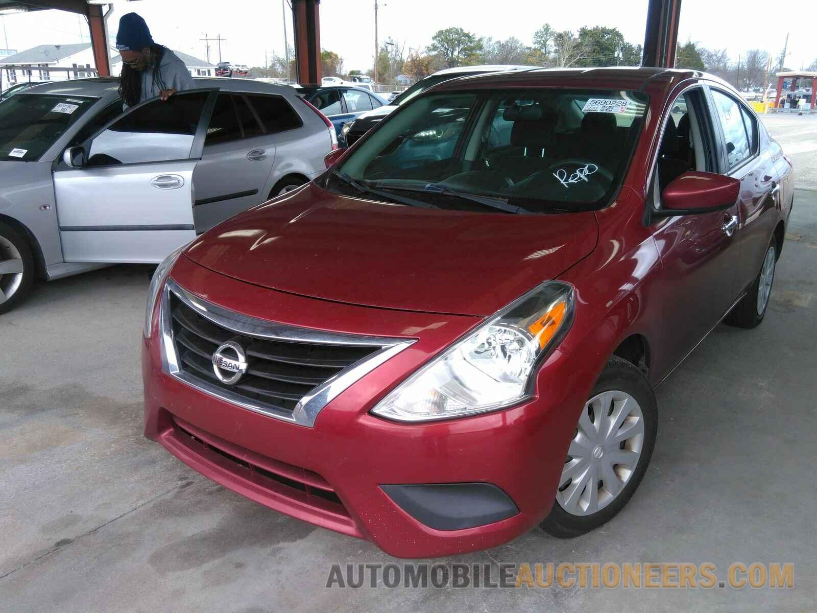 3N1CN7AP8JL837167 Nissan Versa Sedan 2018