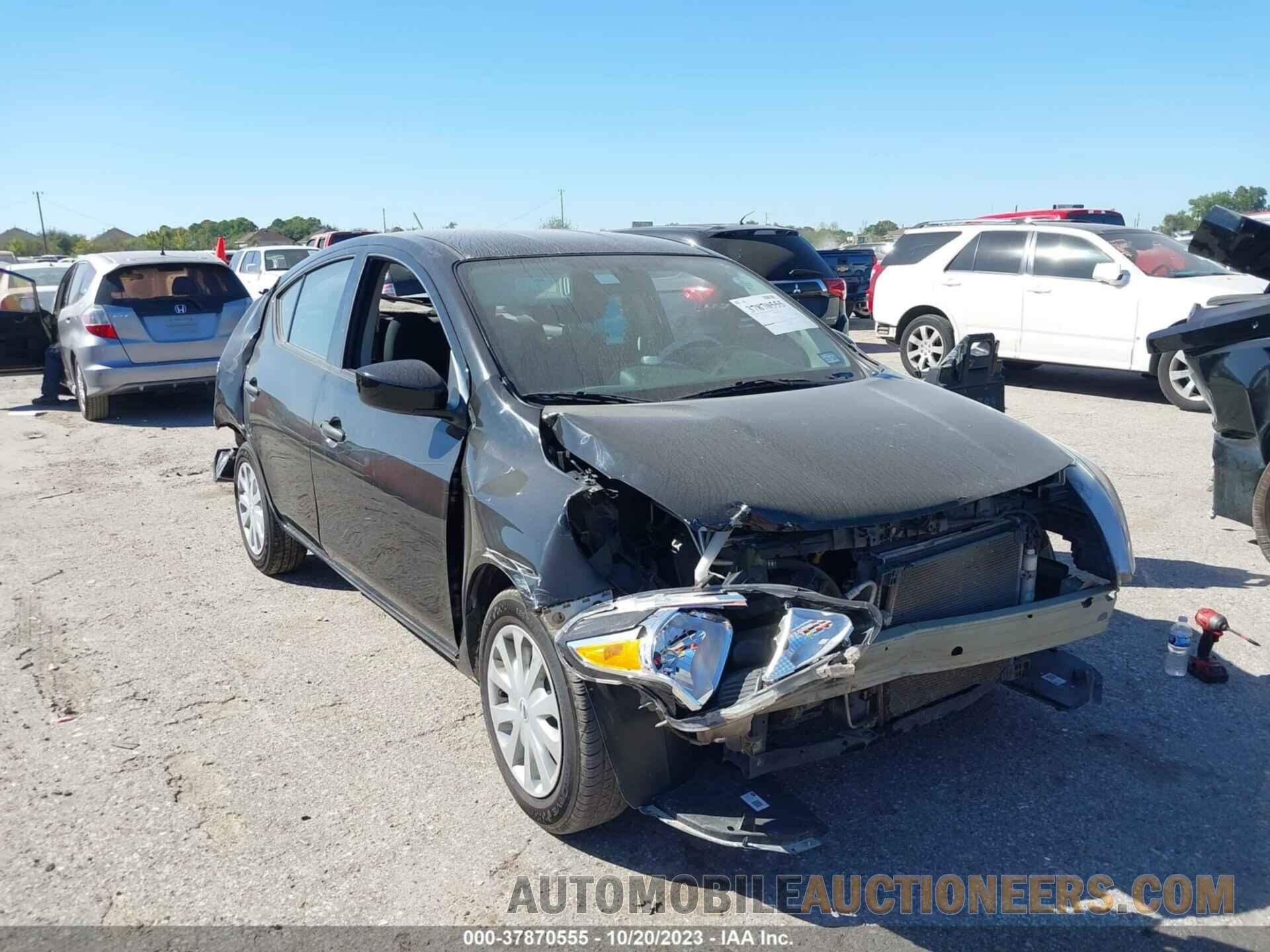 3N1CN7AP8JL887843 NISSAN VERSA SEDAN 2018