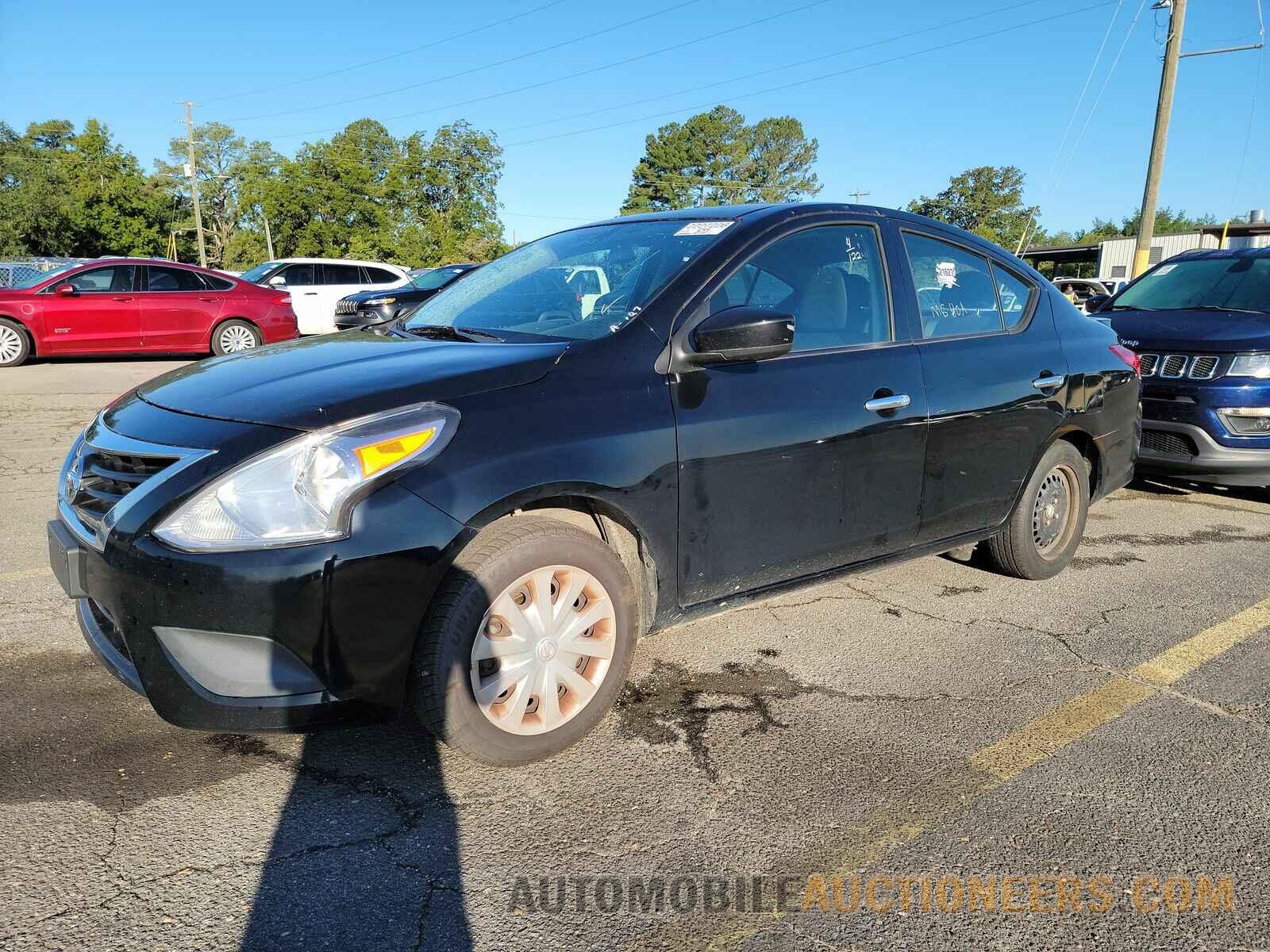 3N1CN7AP8KL871028 Nissan Versa Sedan 2019