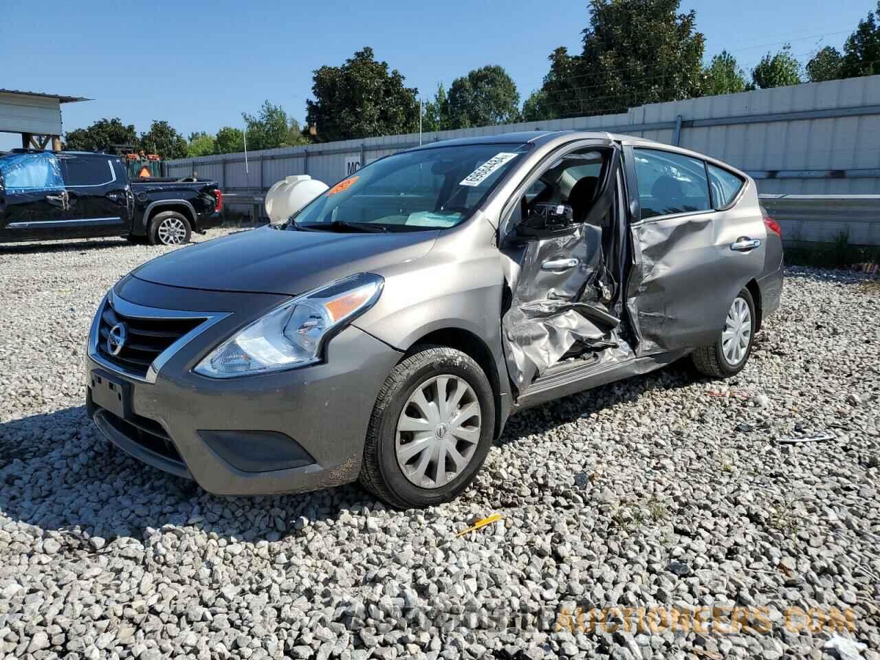 3N1CN7AP9FL818912 NISSAN VERSA 2015