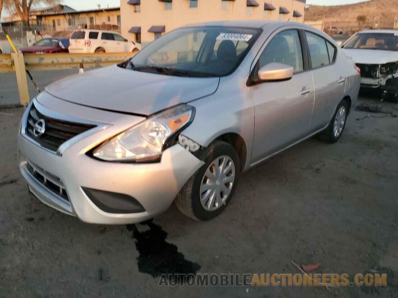 3N1CN7AP9FL909811 NISSAN VERSA 2015