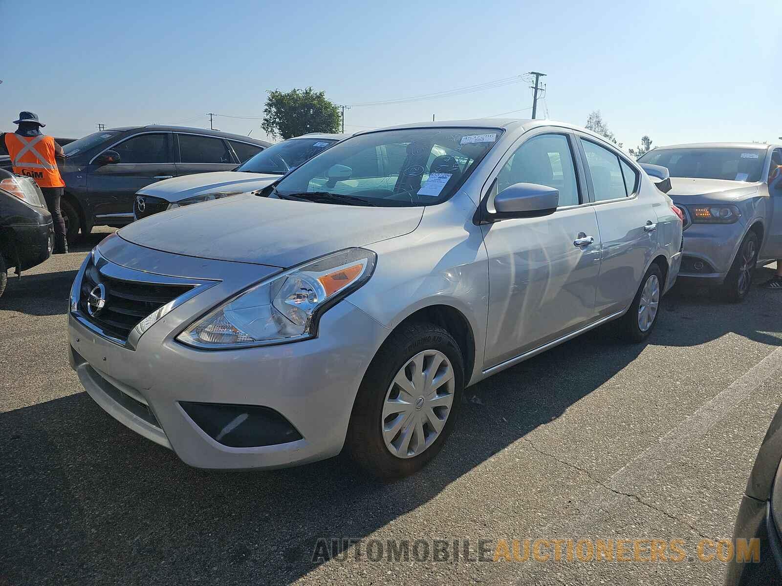 3N1CN7AP9HK465306 Nissan Versa Sedan 2017