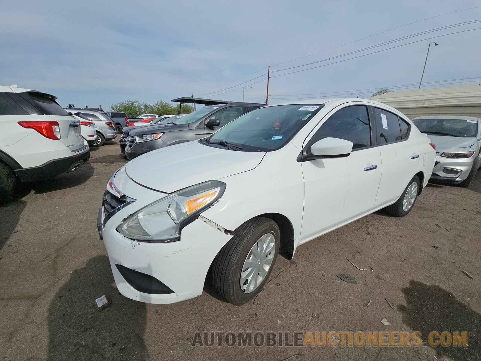 3N1CN7AP9HL811428 Nissan Versa Sedan 2017