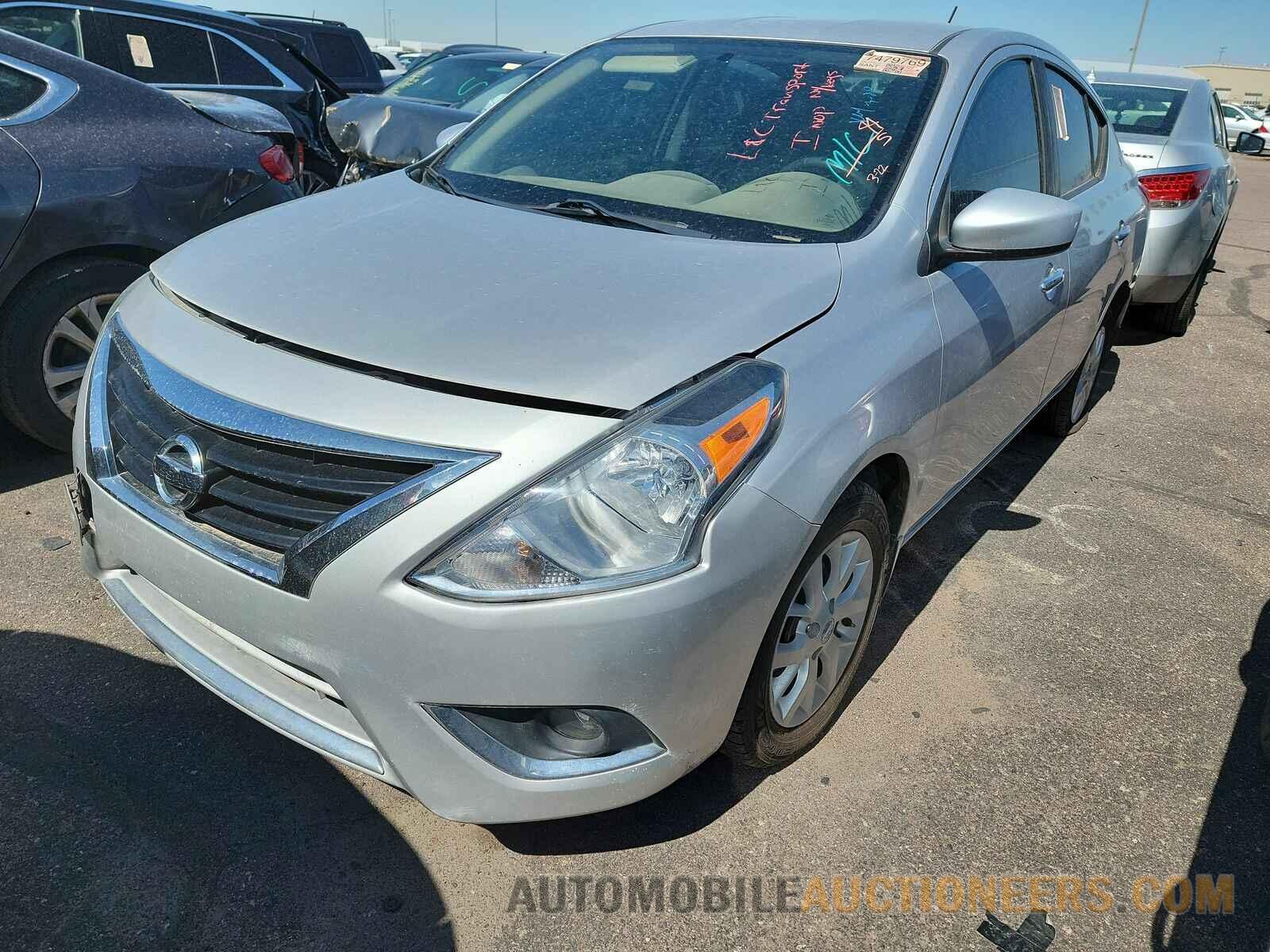 3N1CN7AP9JL808213 Nissan Versa Sedan 2018