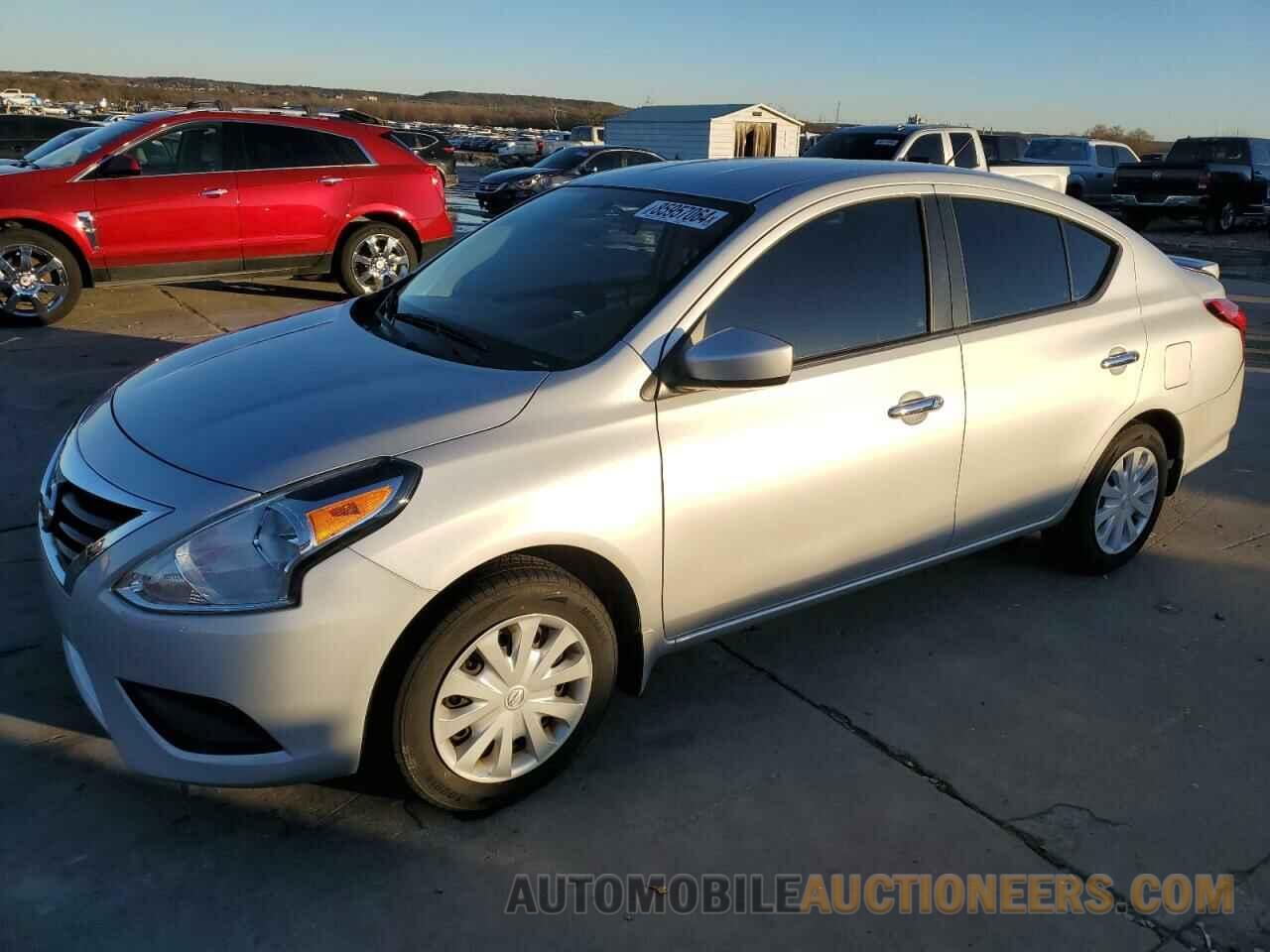 3N1CN7AP9JL818403 NISSAN VERSA 2018